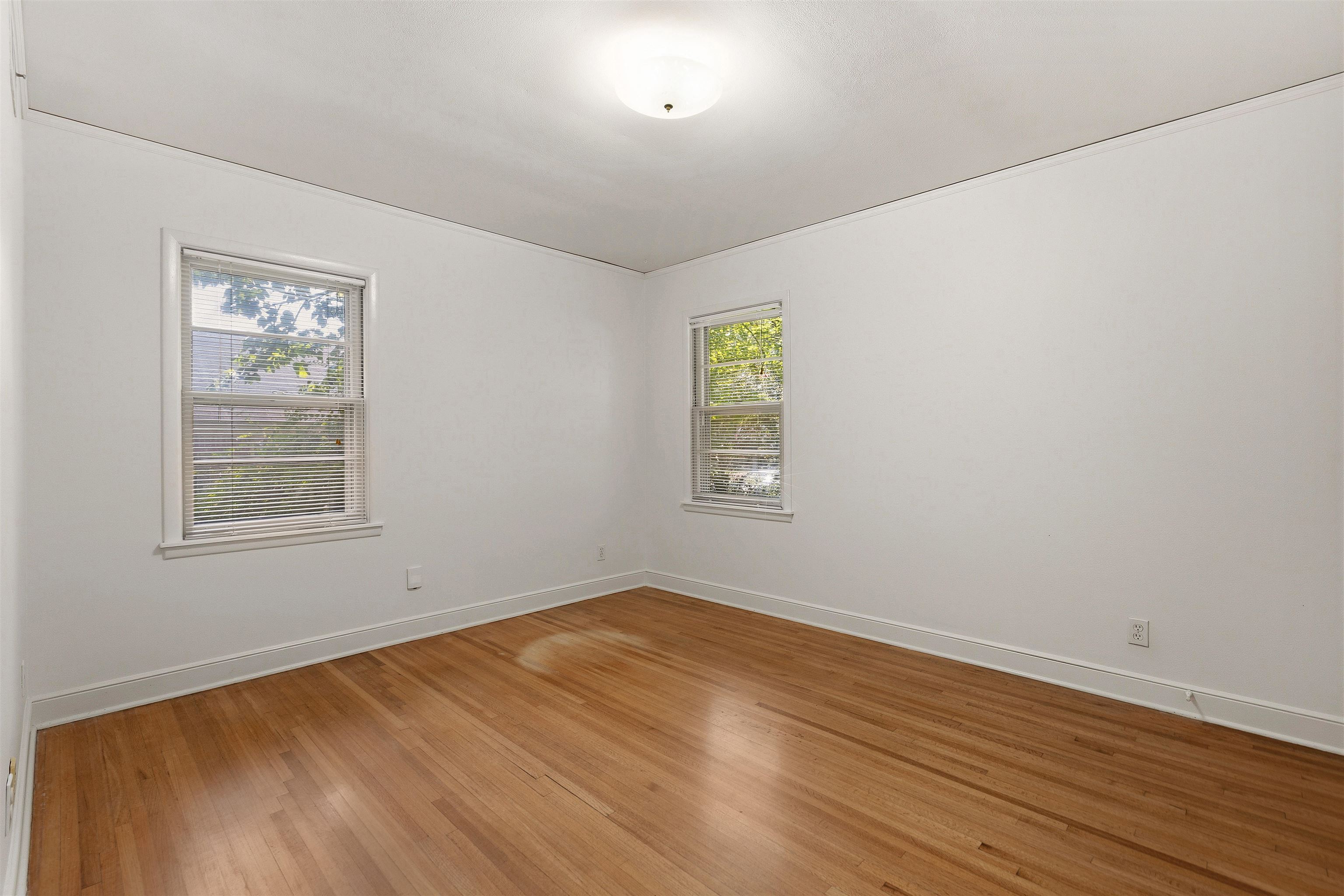 4972 Robindale Ln Property Photo 23