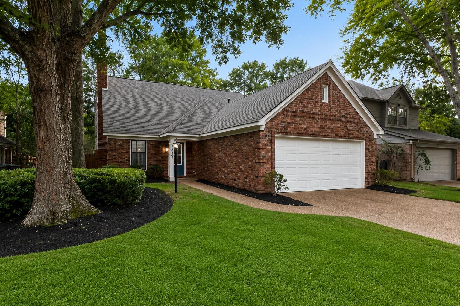 1443 Wood Trail Cir Property Photo 2