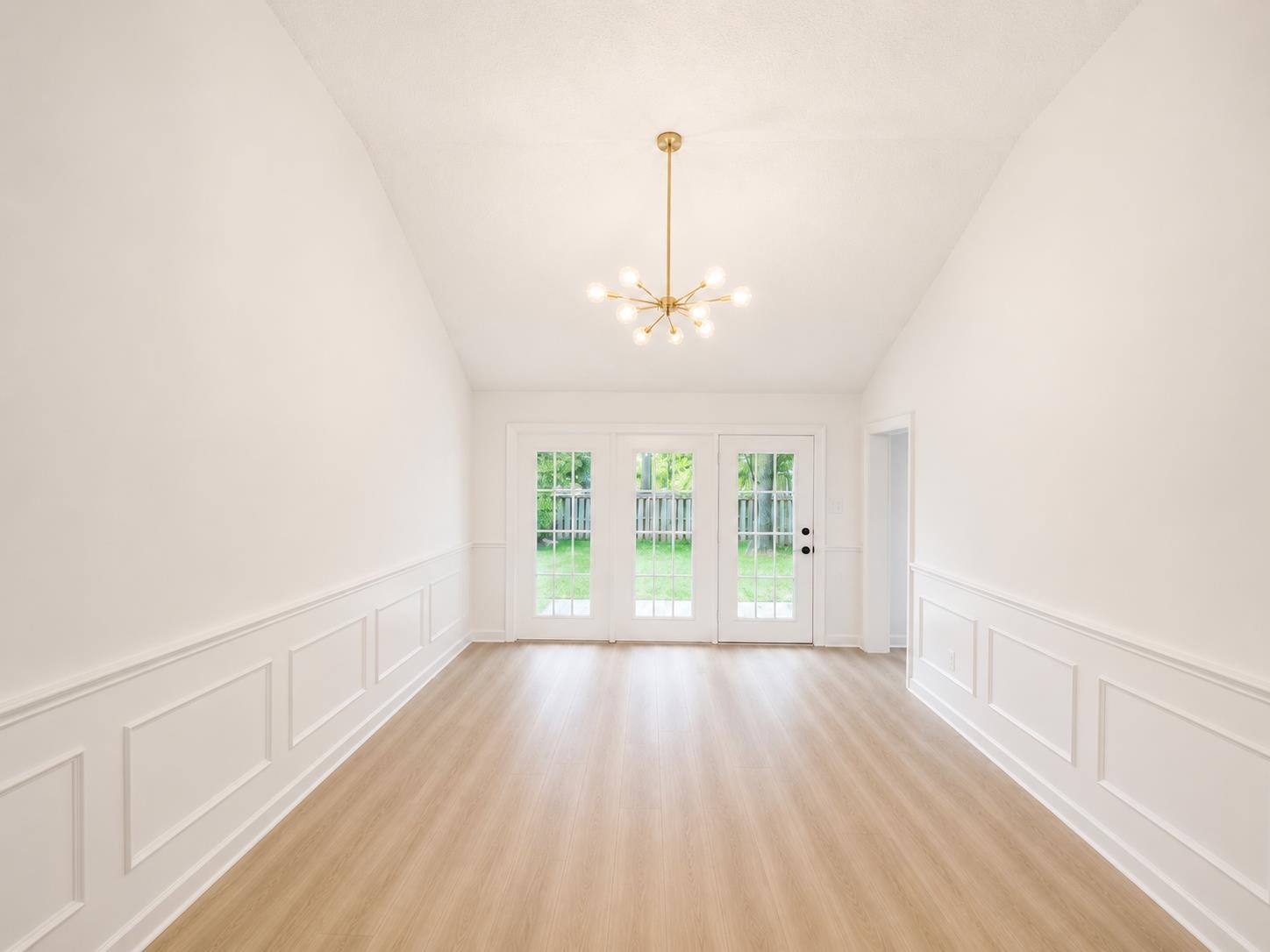 1443 Wood Trail Cir Property Photo 5