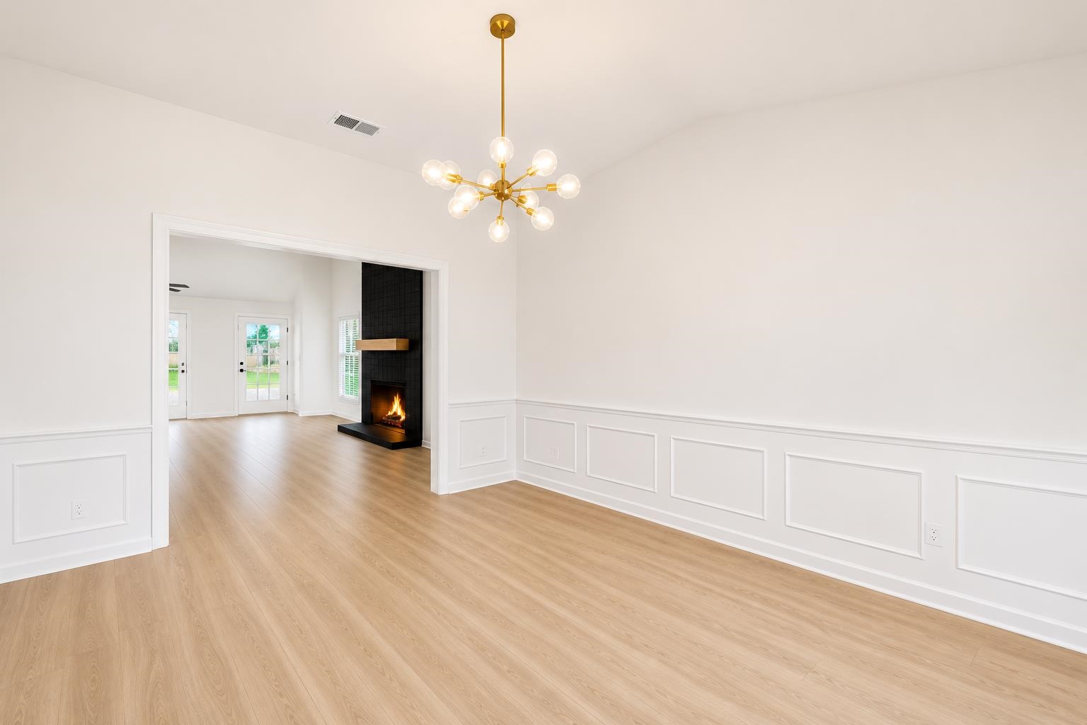 1443 Wood Trail Cir Property Photo 6