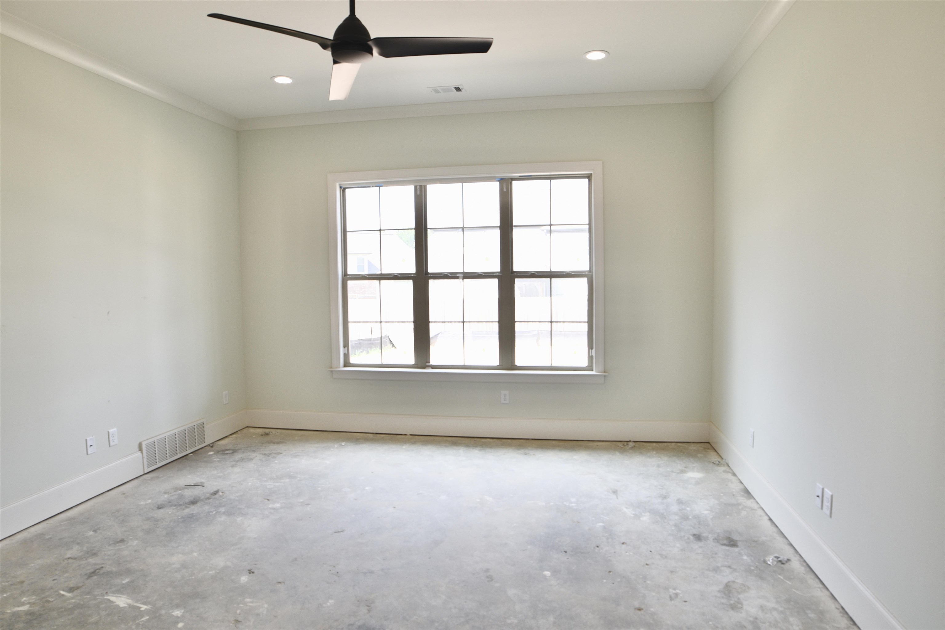 614 Cedar Shadows Cir W Property Photo 10
