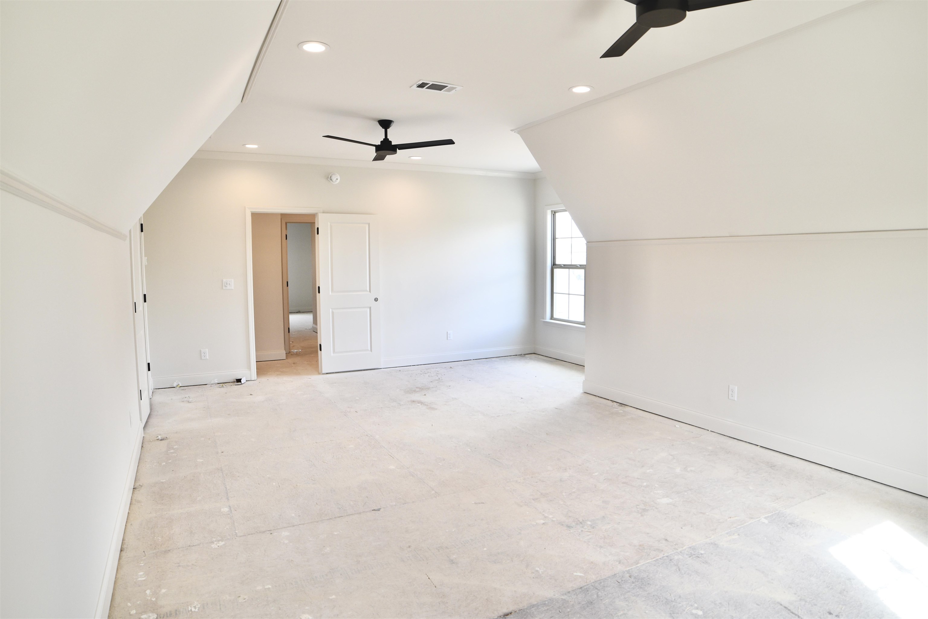 614 Cedar Shadows Cir W Property Photo 15