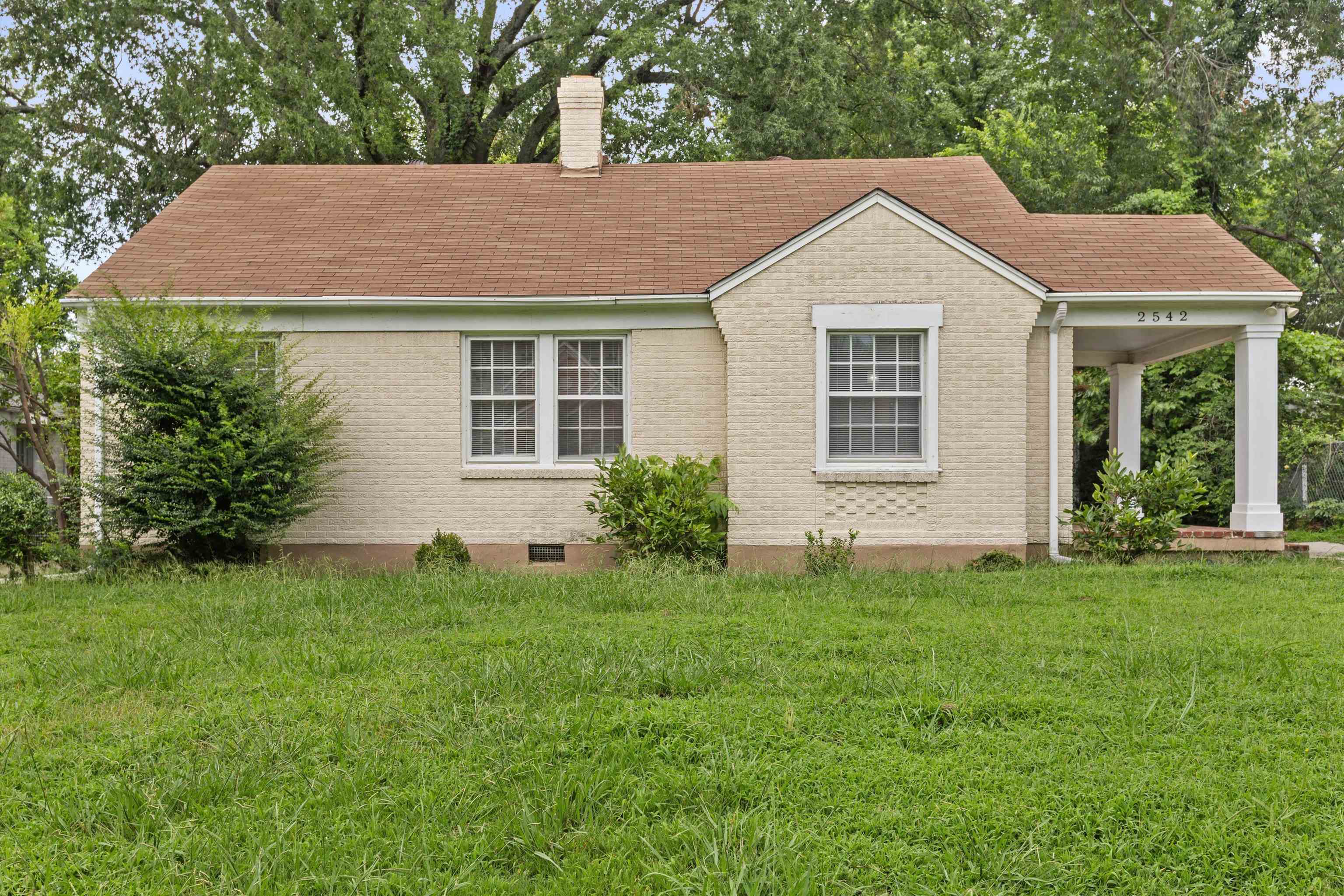 2542 N Edwin Cir Property Photo 1