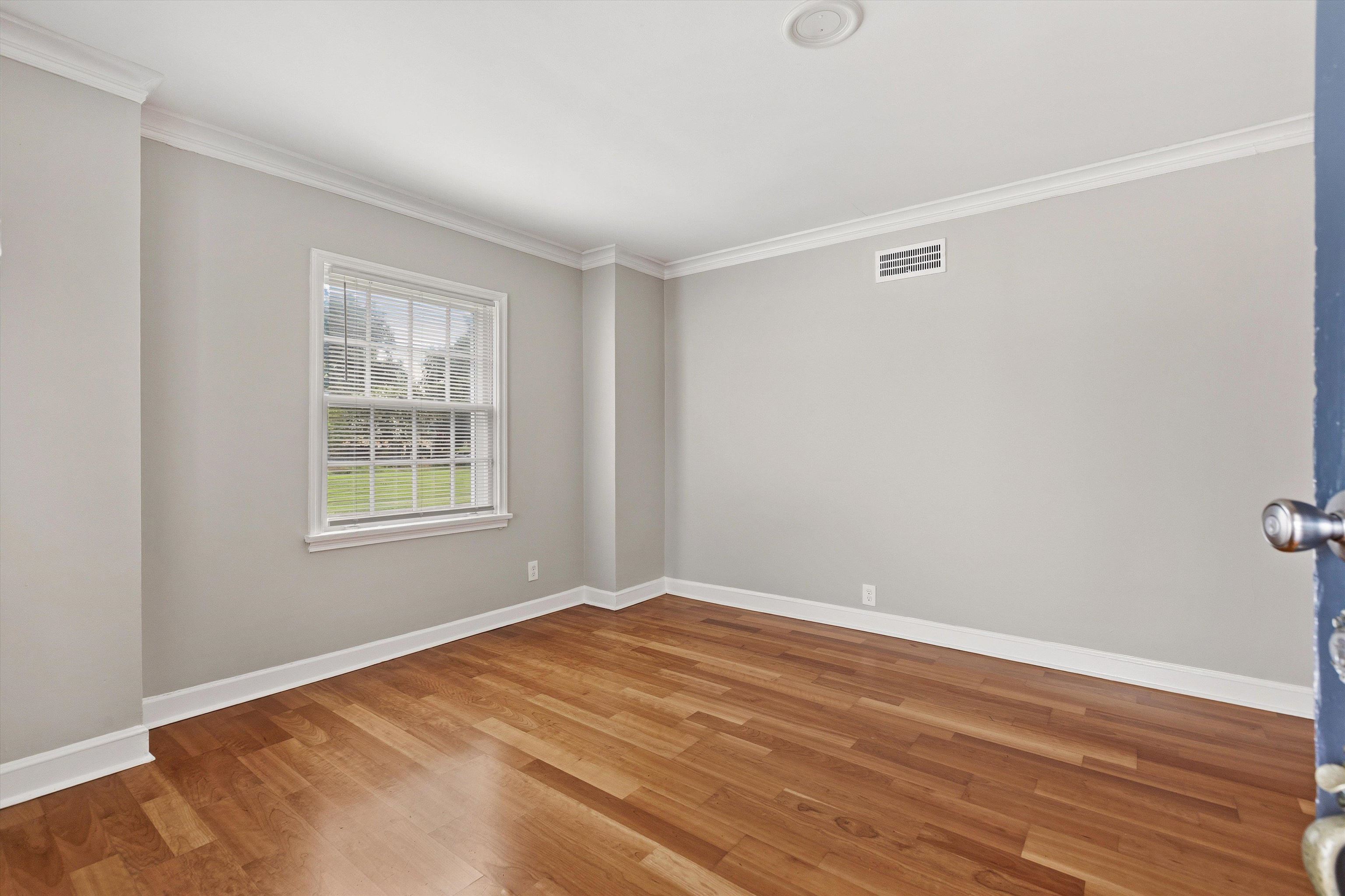2542 N Edwin Cir Property Photo 5