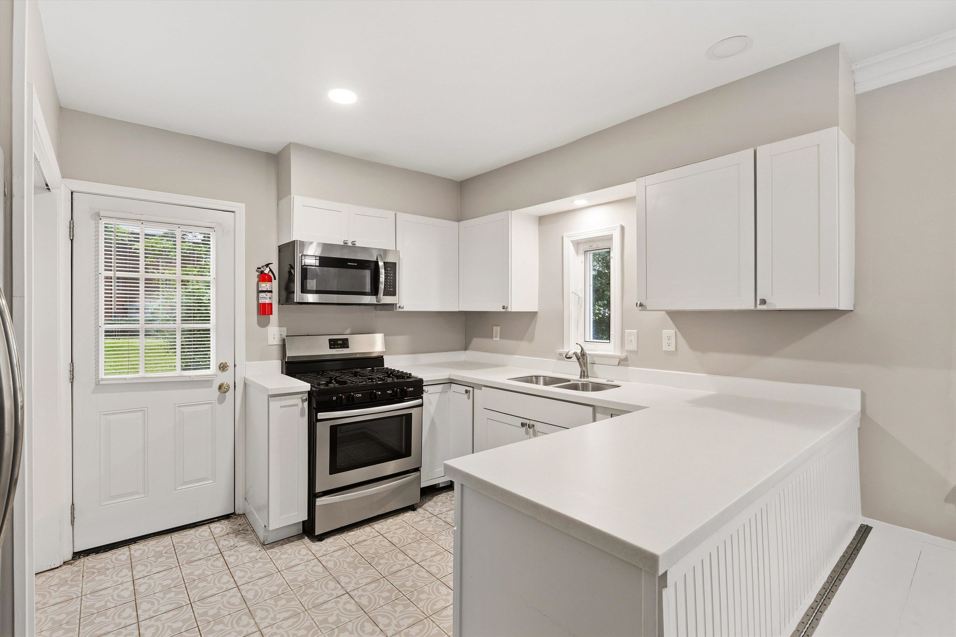 2542 N Edwin Cir Property Photo 10