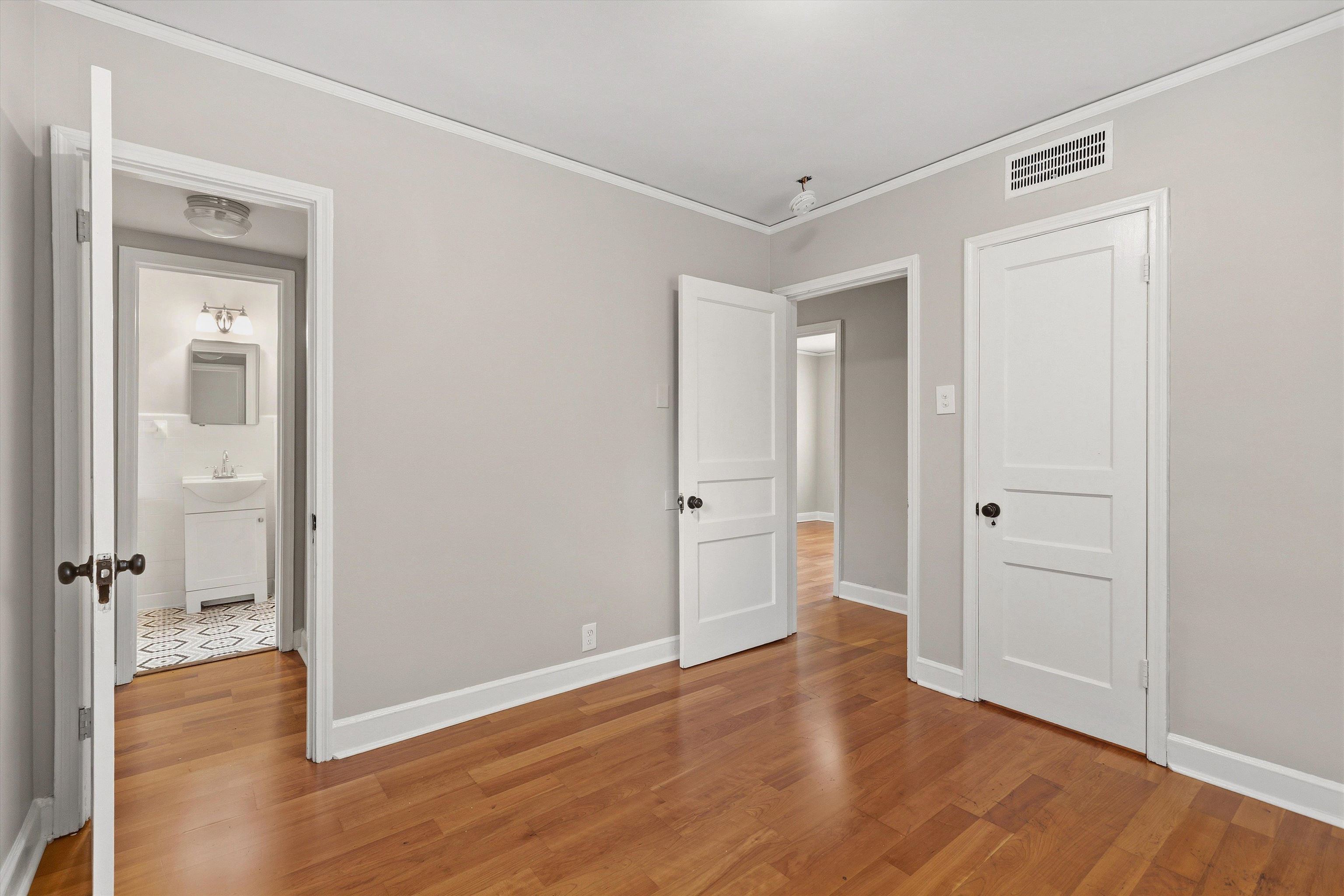 2542 N Edwin Cir Property Photo 21