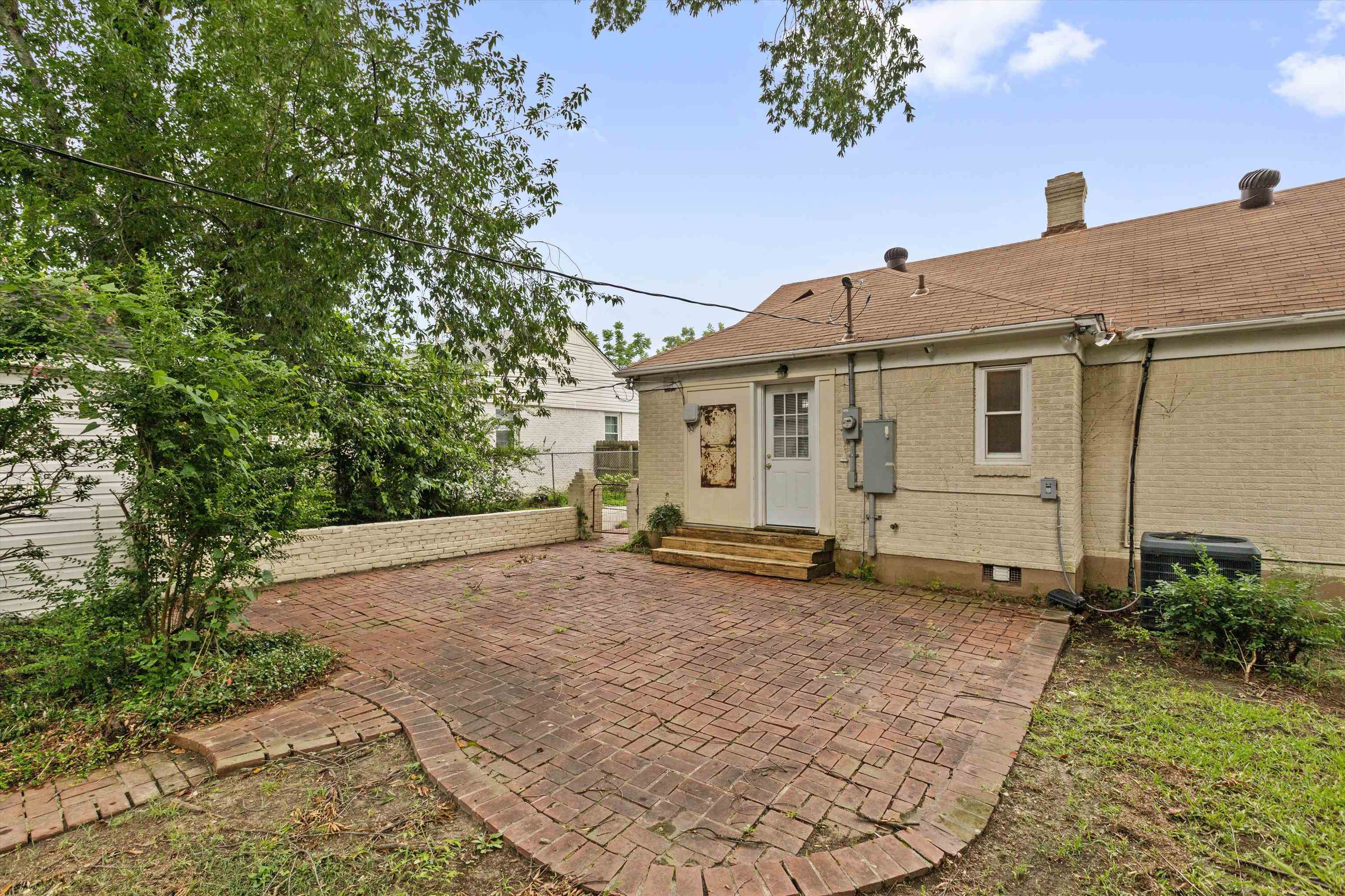 2542 N Edwin Cir Property Photo 25