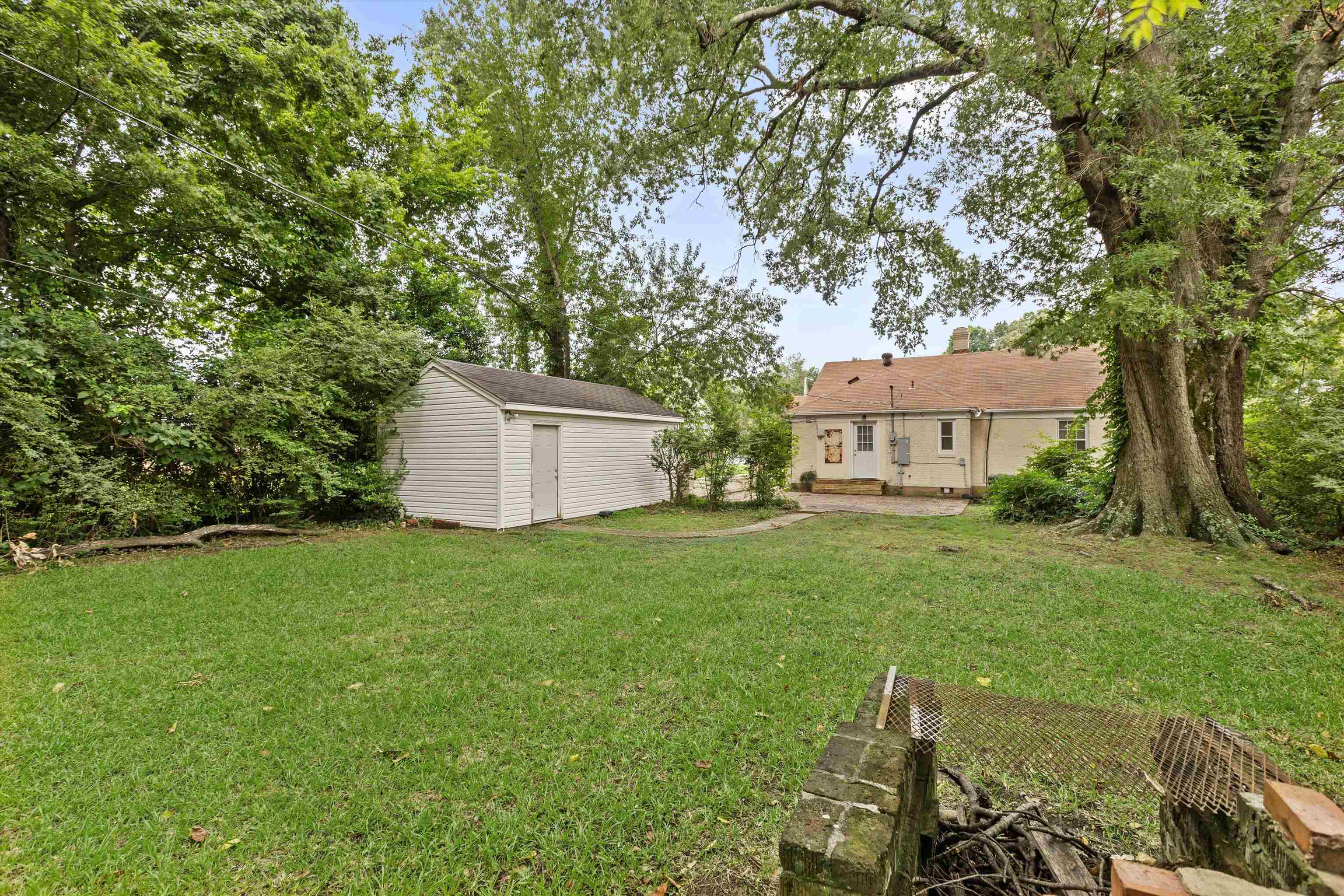 2542 N Edwin Cir Property Photo 26