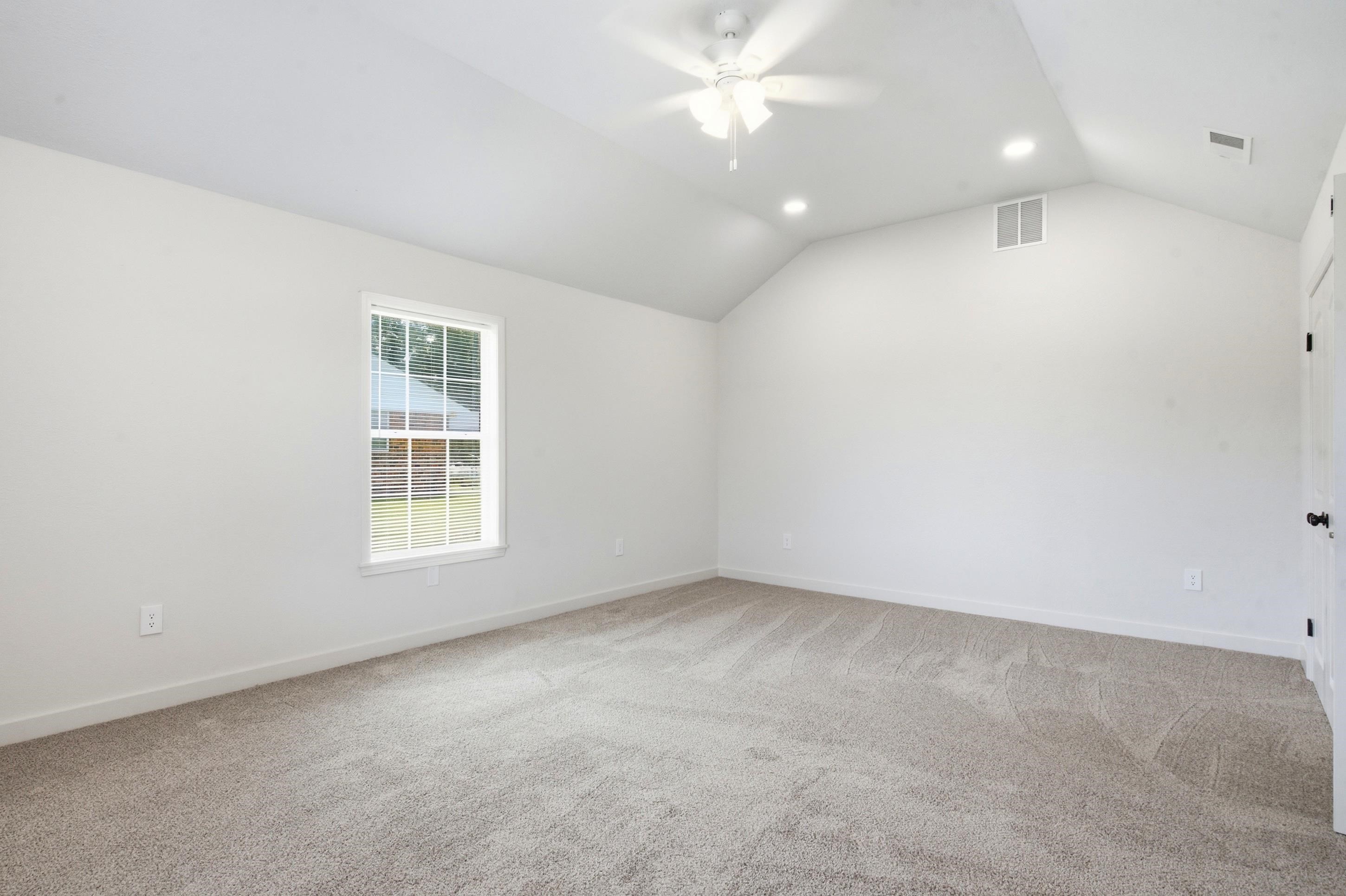 995 Feathers Chapel Dr Property Photo 8