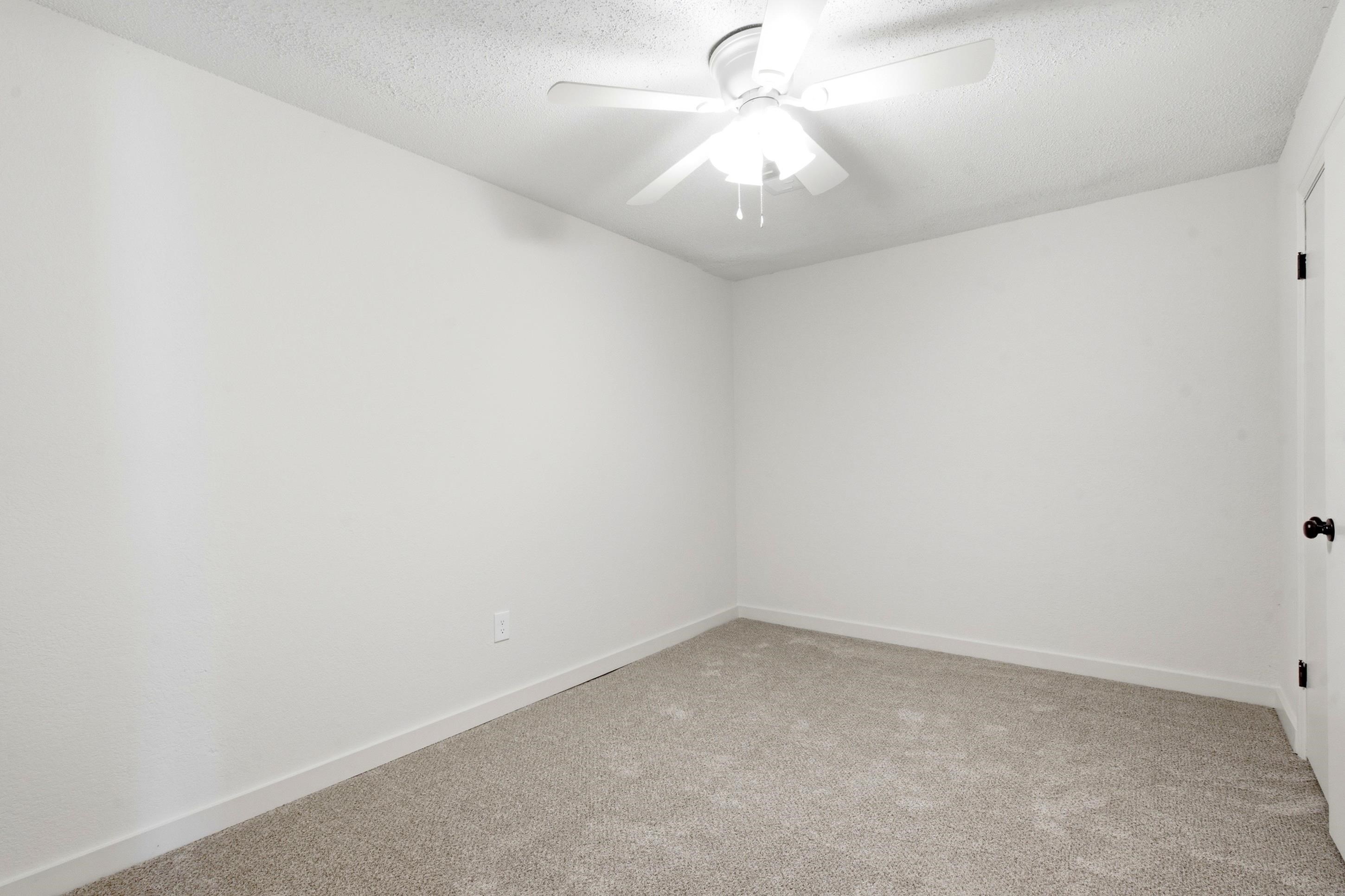 995 Feathers Chapel Dr Property Photo 11