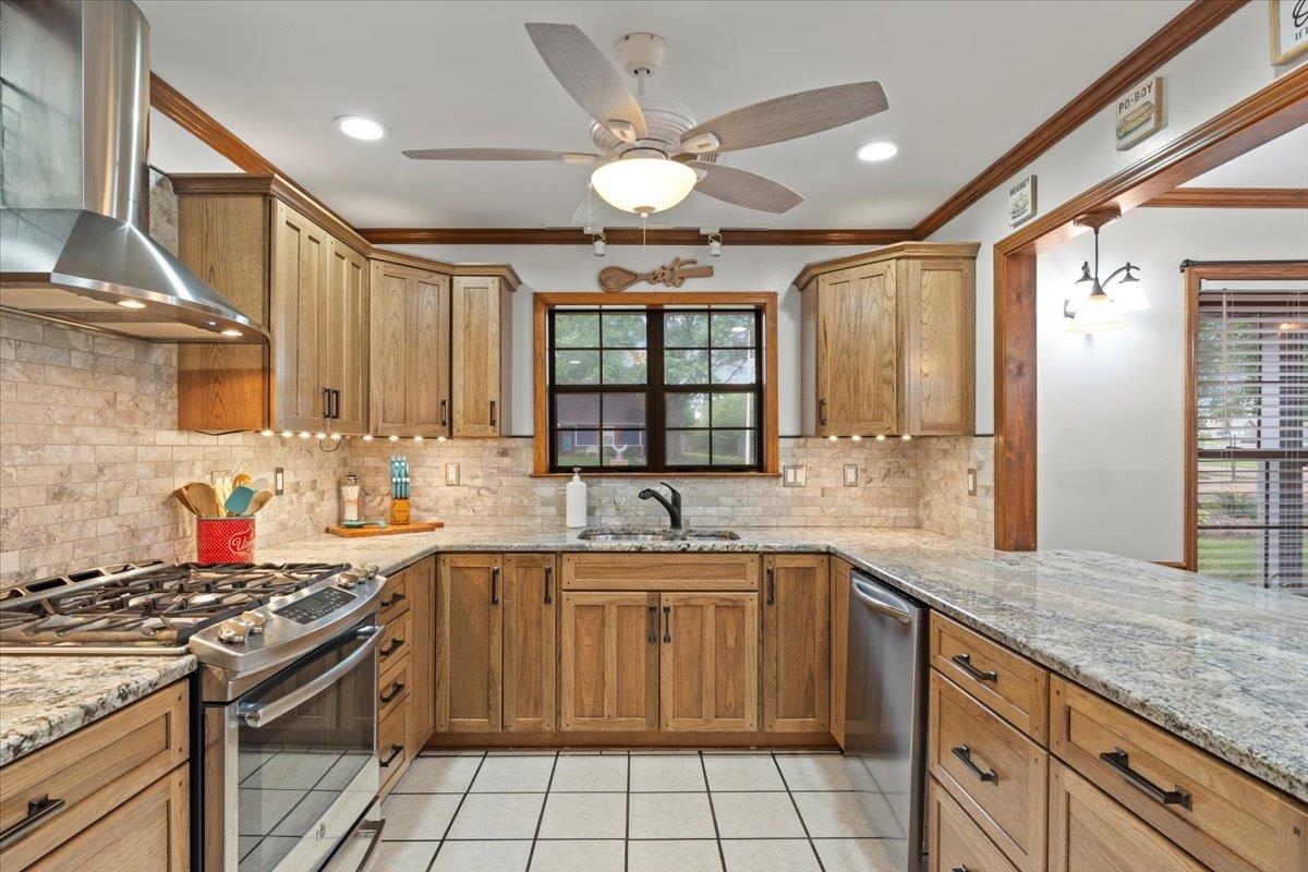 3841 Altruria Rd Property Photo 8