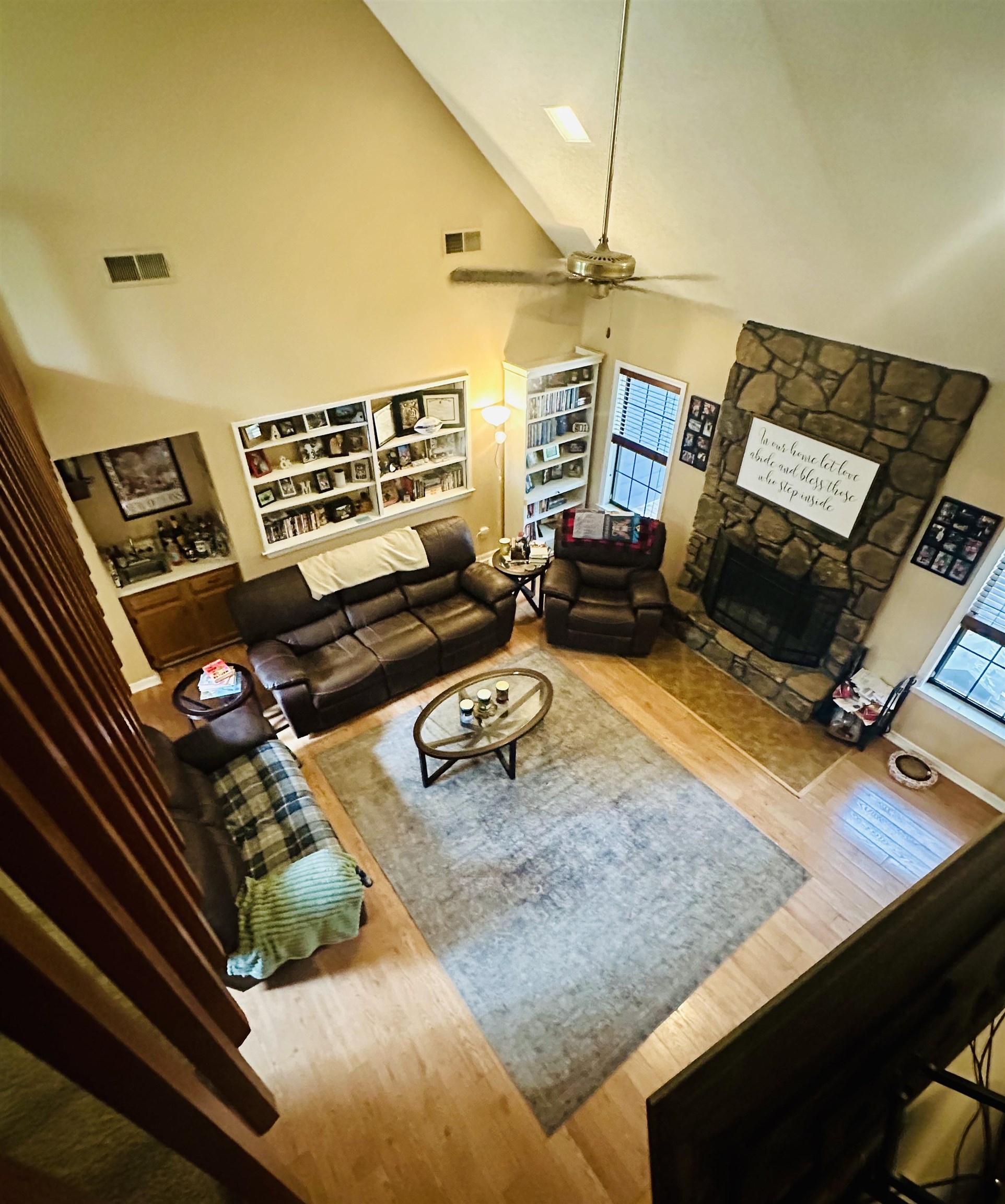 2217 Oak Hollow Ln Property Photo 4