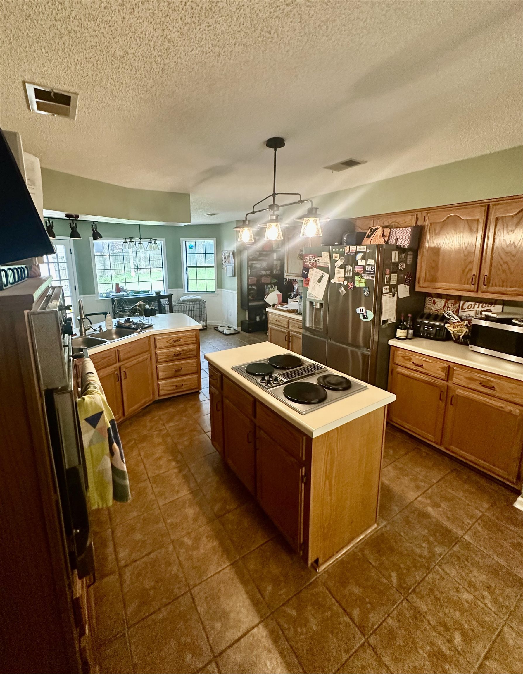 2217 Oak Hollow Ln Property Photo 7