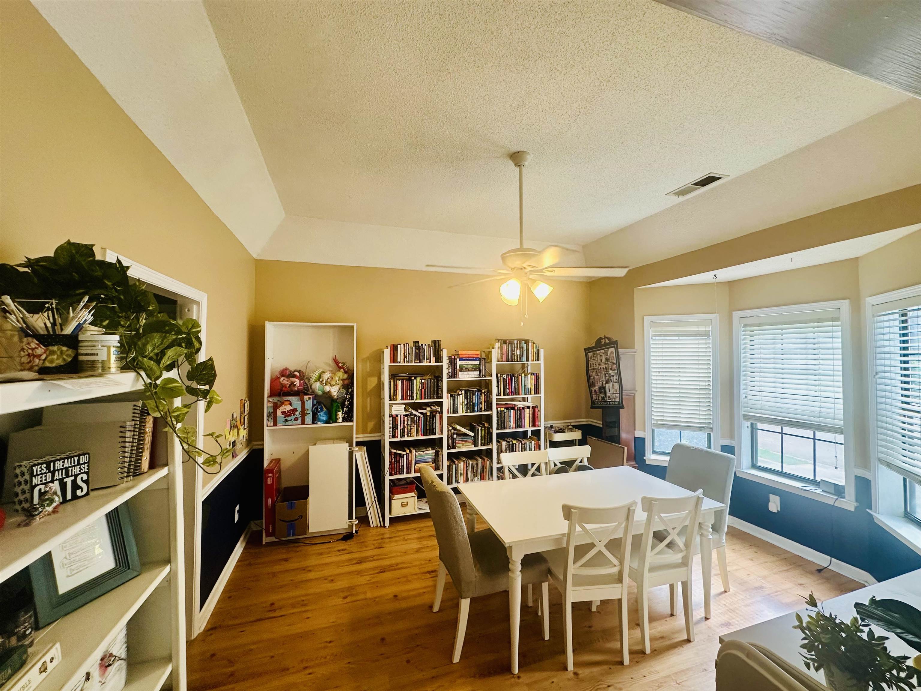 2217 Oak Hollow Ln Property Photo 10