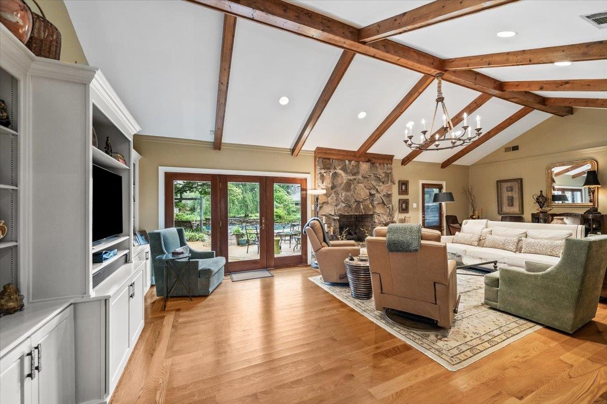 8594 Buckthorn Cv Property Photo 4