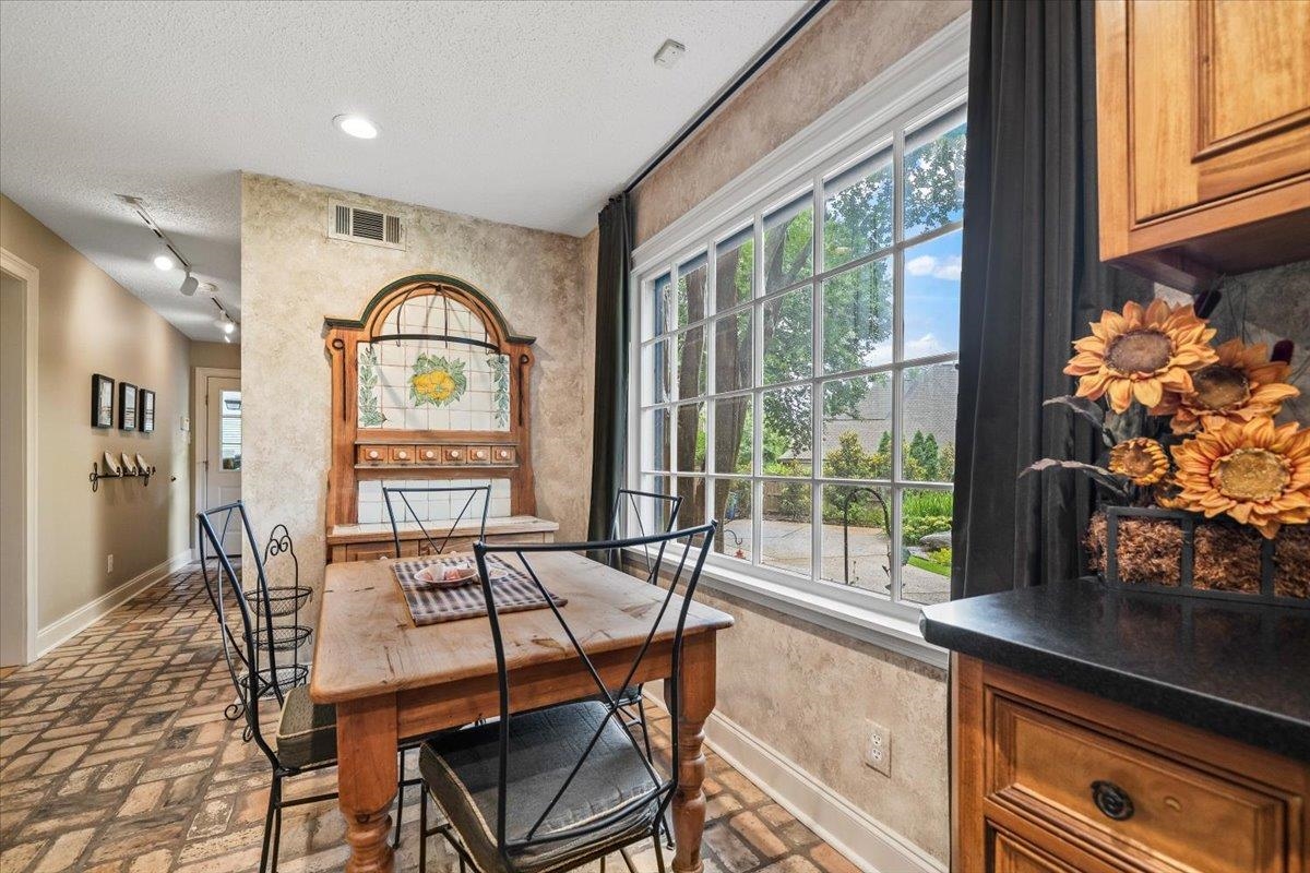 8594 Buckthorn Cv Property Photo 11