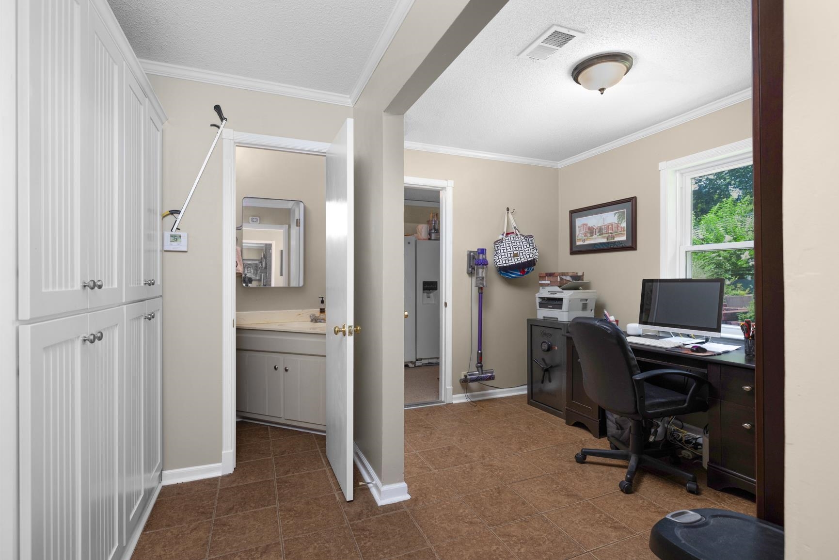 470 Hotel Ave Property Photo 12