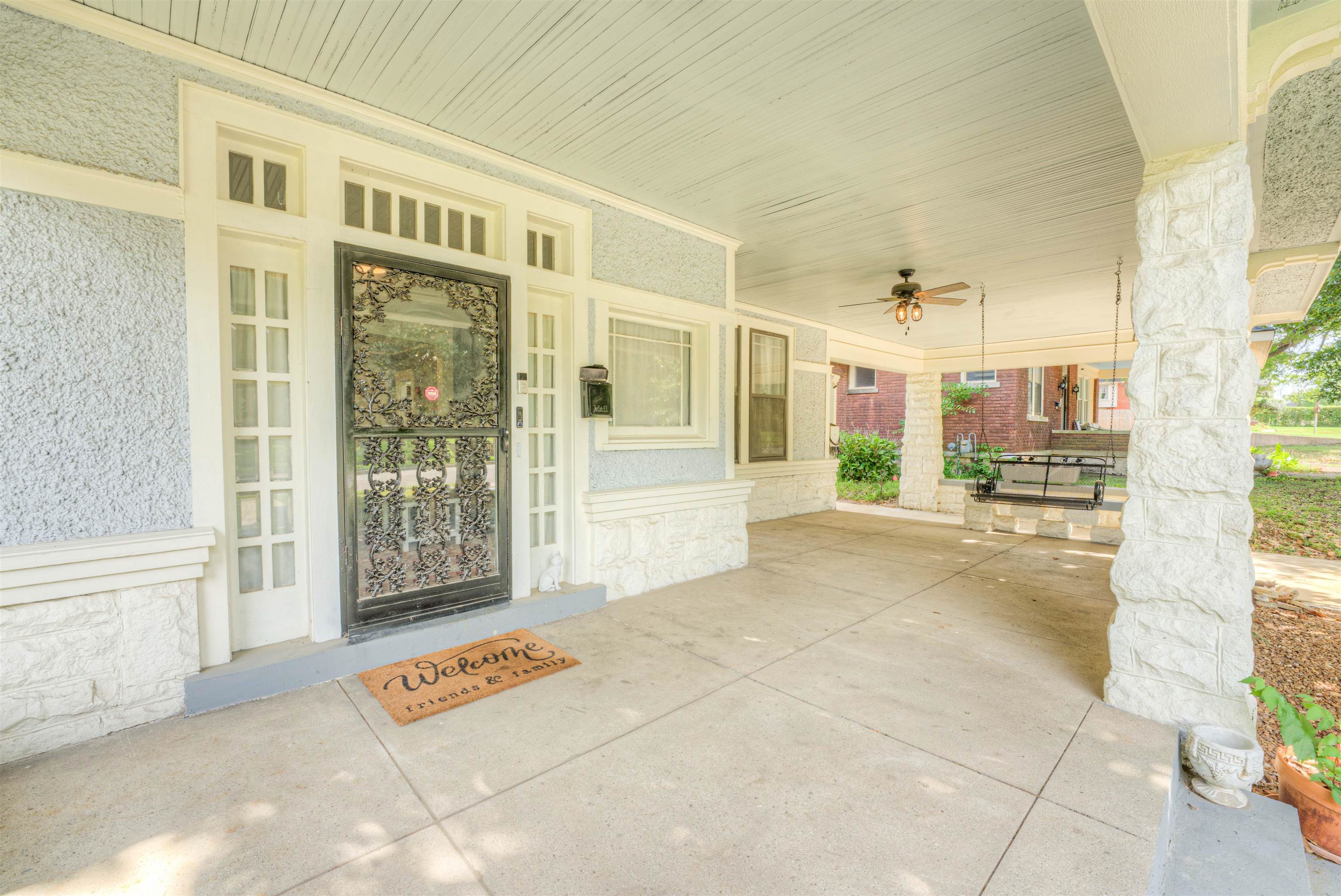 30 S Barksdale St Property Photo 2