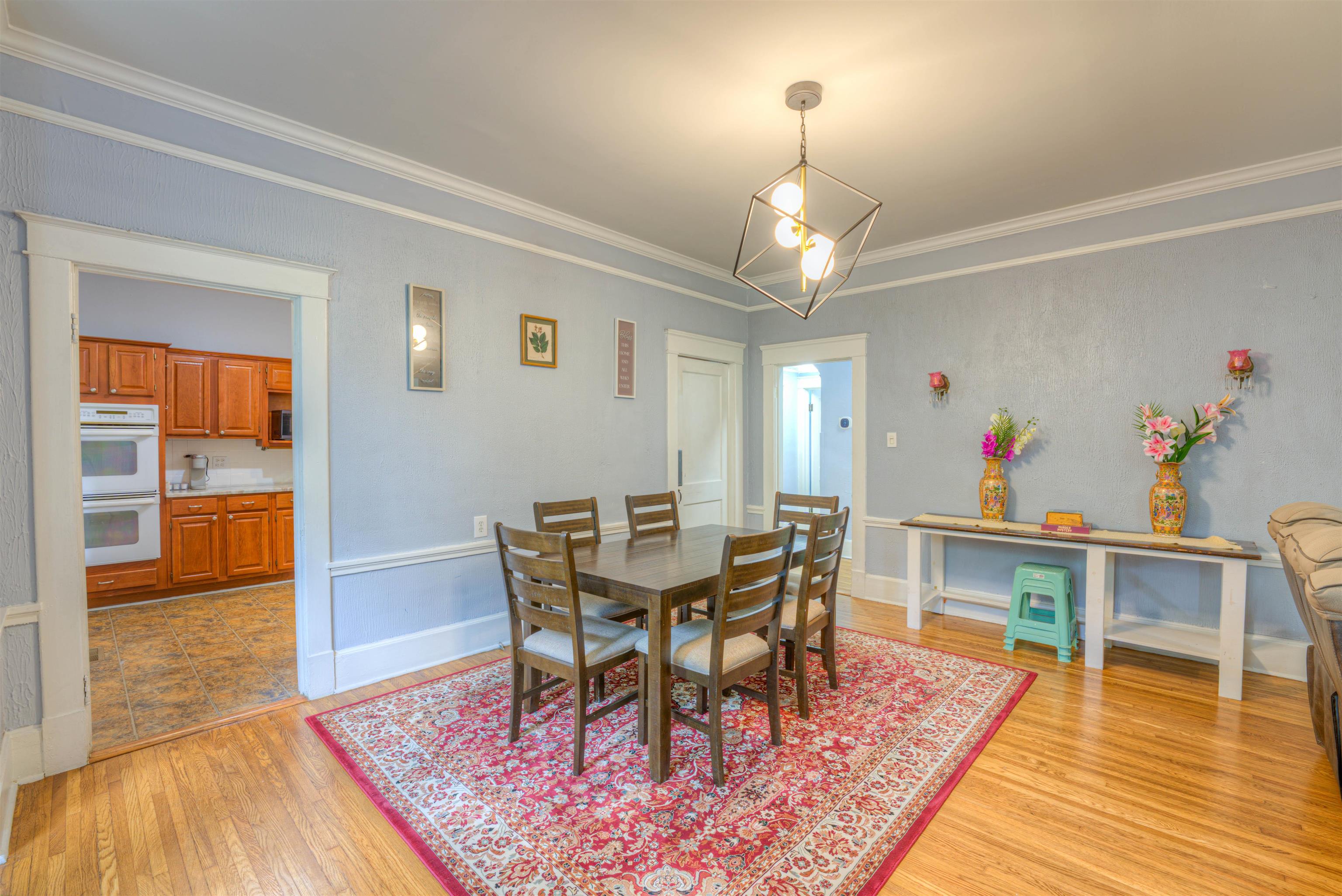 30 S Barksdale St Property Photo 6
