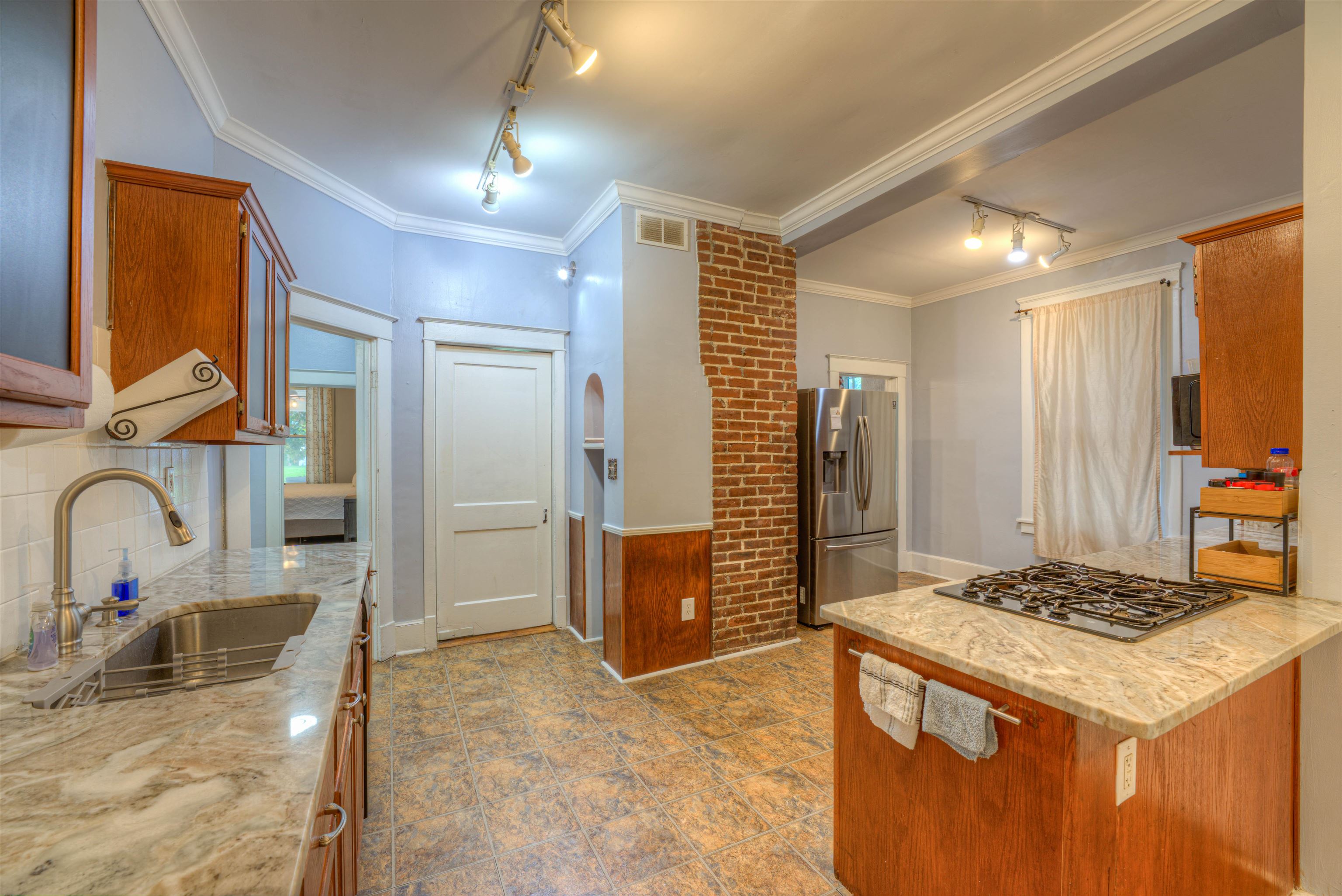 30 S Barksdale St Property Photo 10
