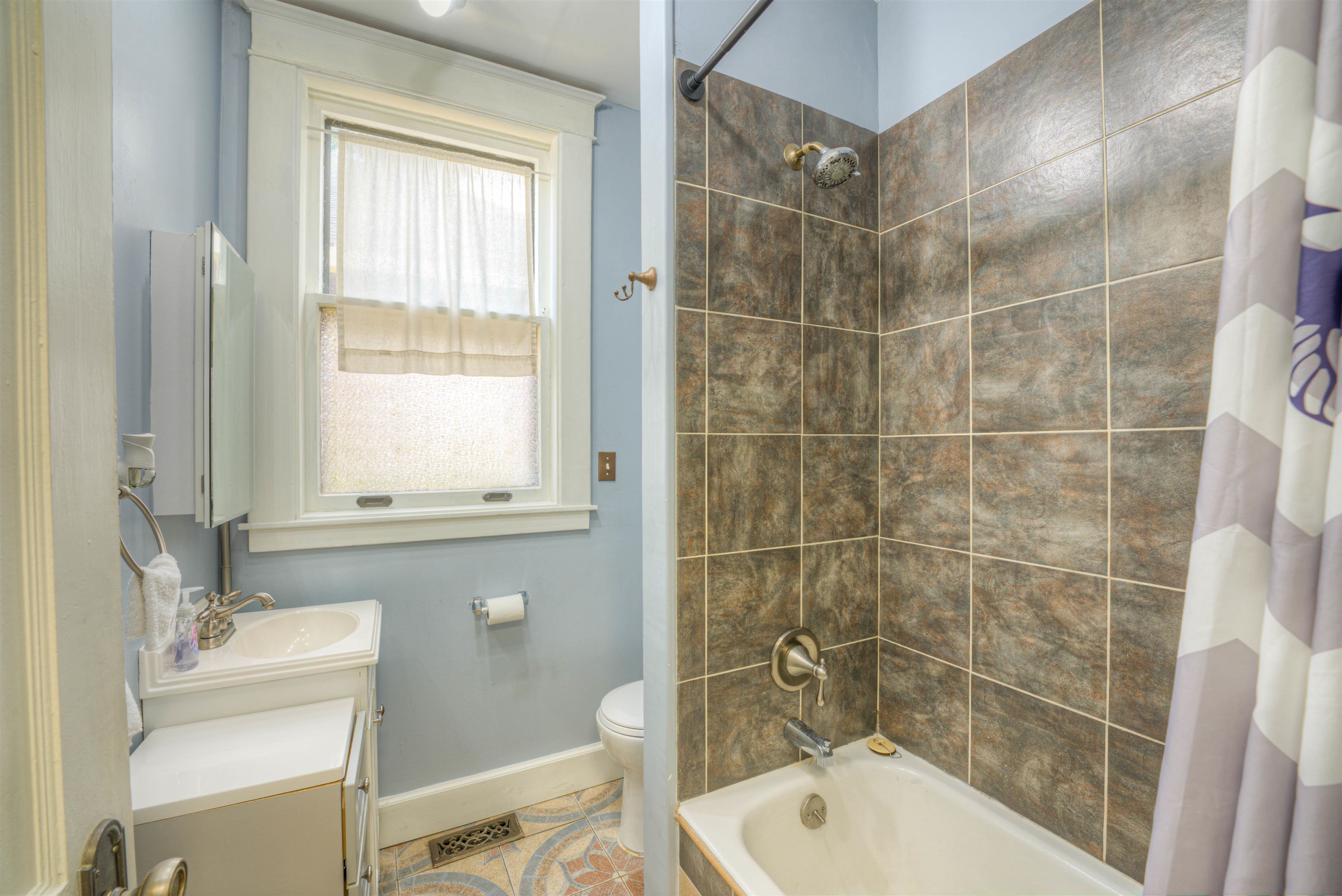 30 S Barksdale St Property Photo 13