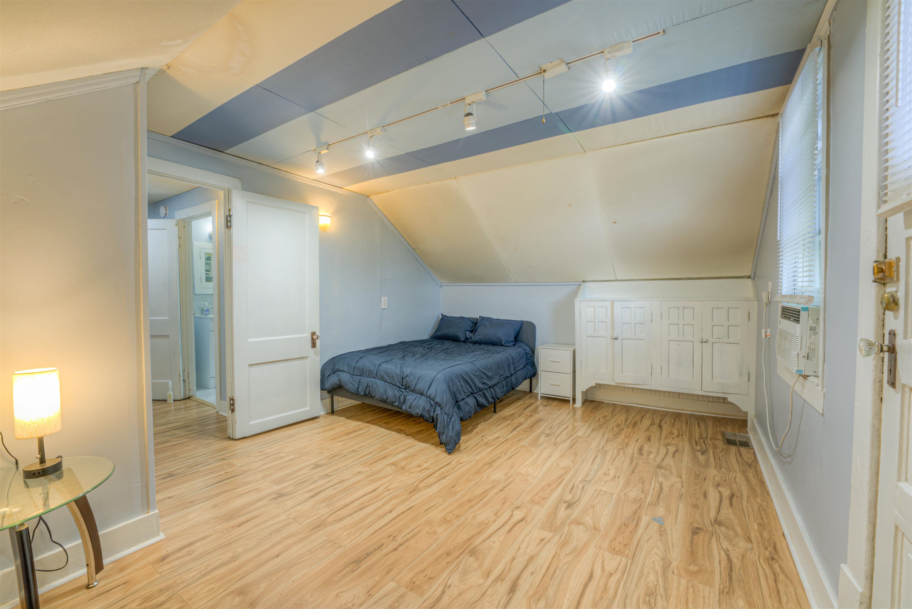 30 S Barksdale St Property Photo 16