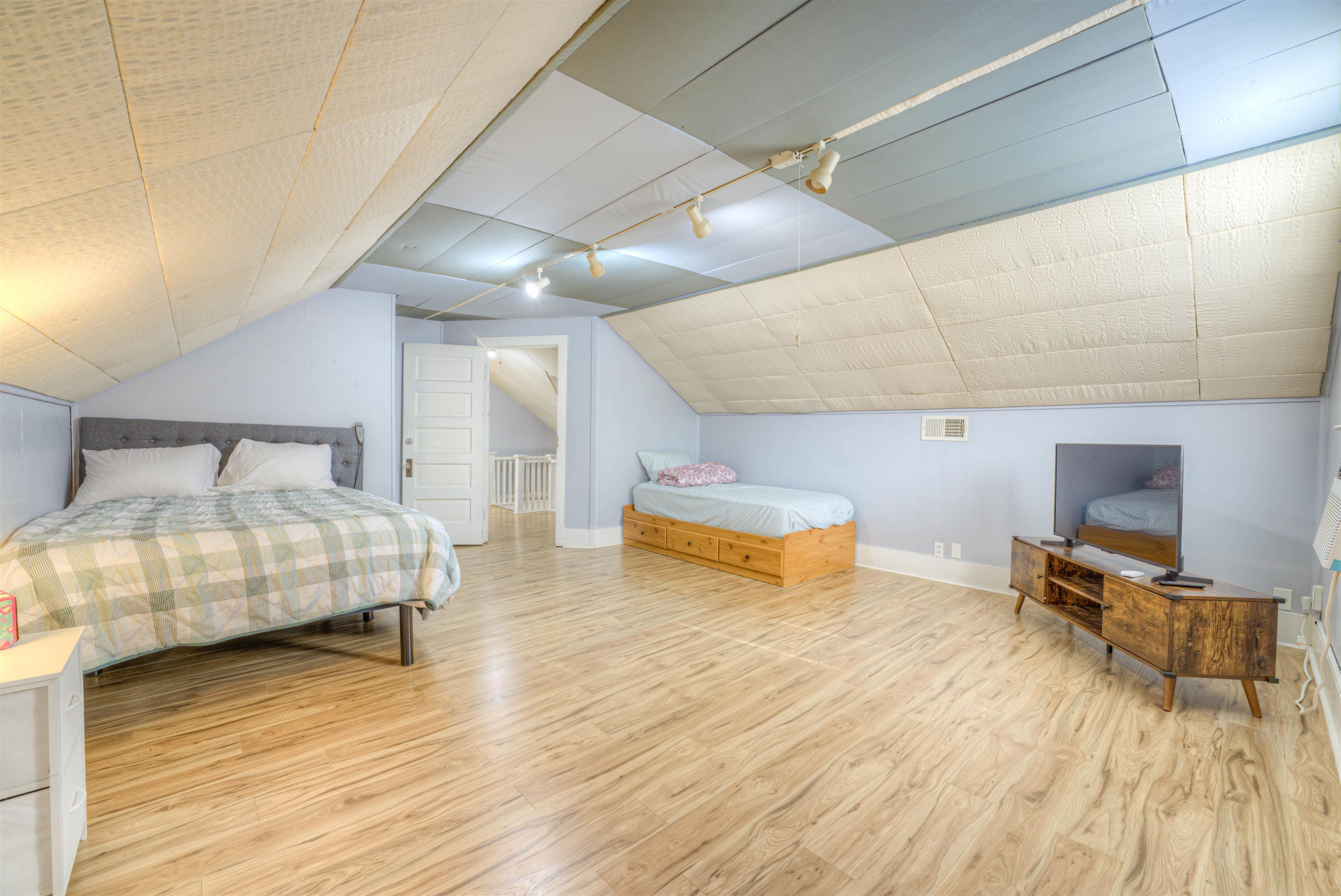 30 S Barksdale St Property Photo 18