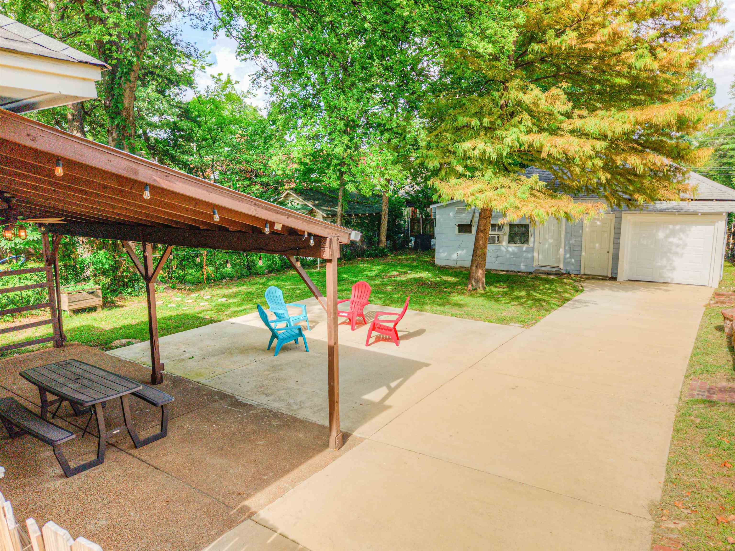 30 S Barksdale St Property Photo 22