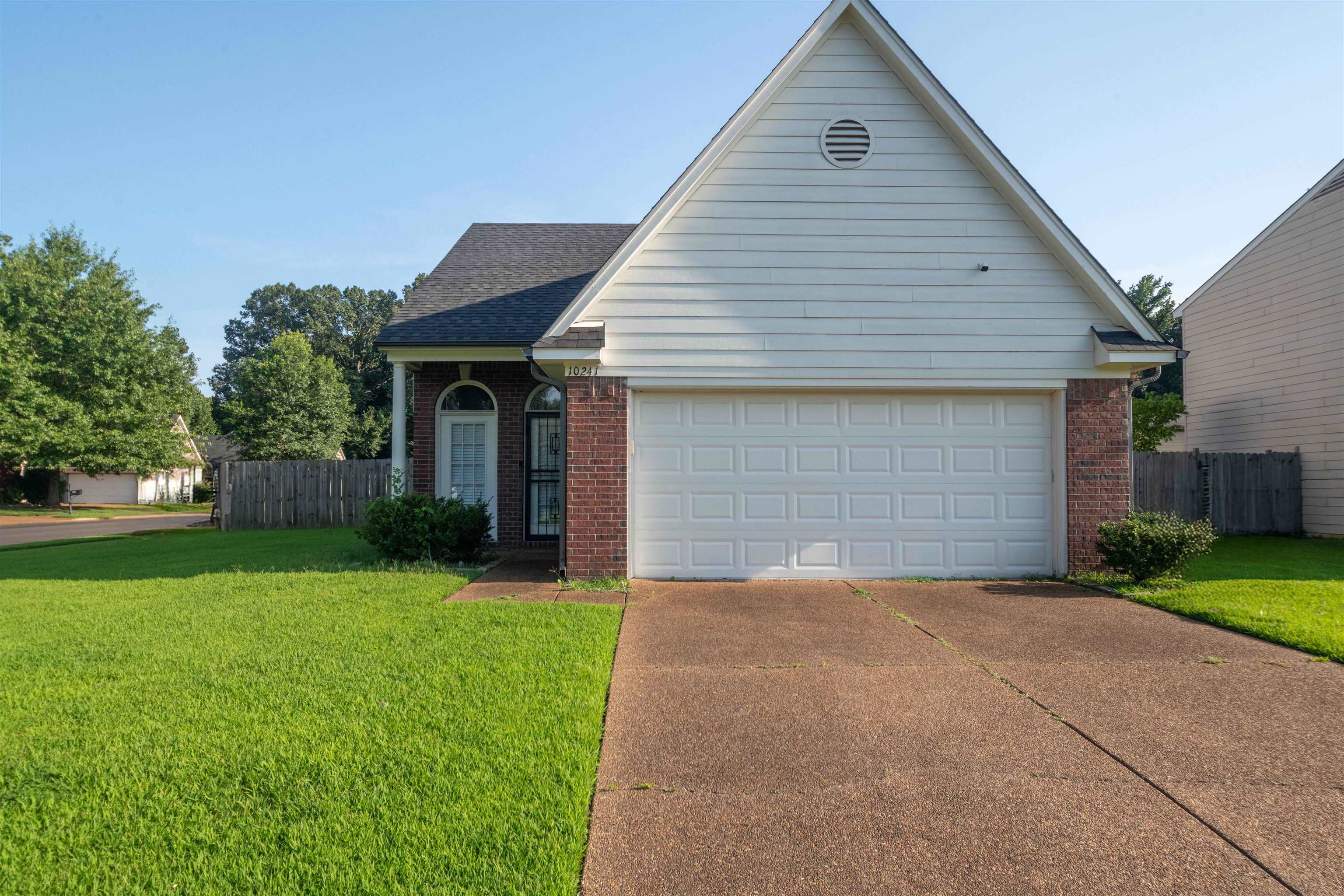 10241 Cottage Oaks Cv Property Photo 1