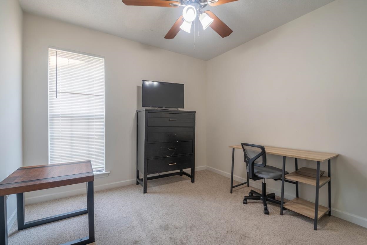 10241 Cottage Oaks Cv Property Photo 8