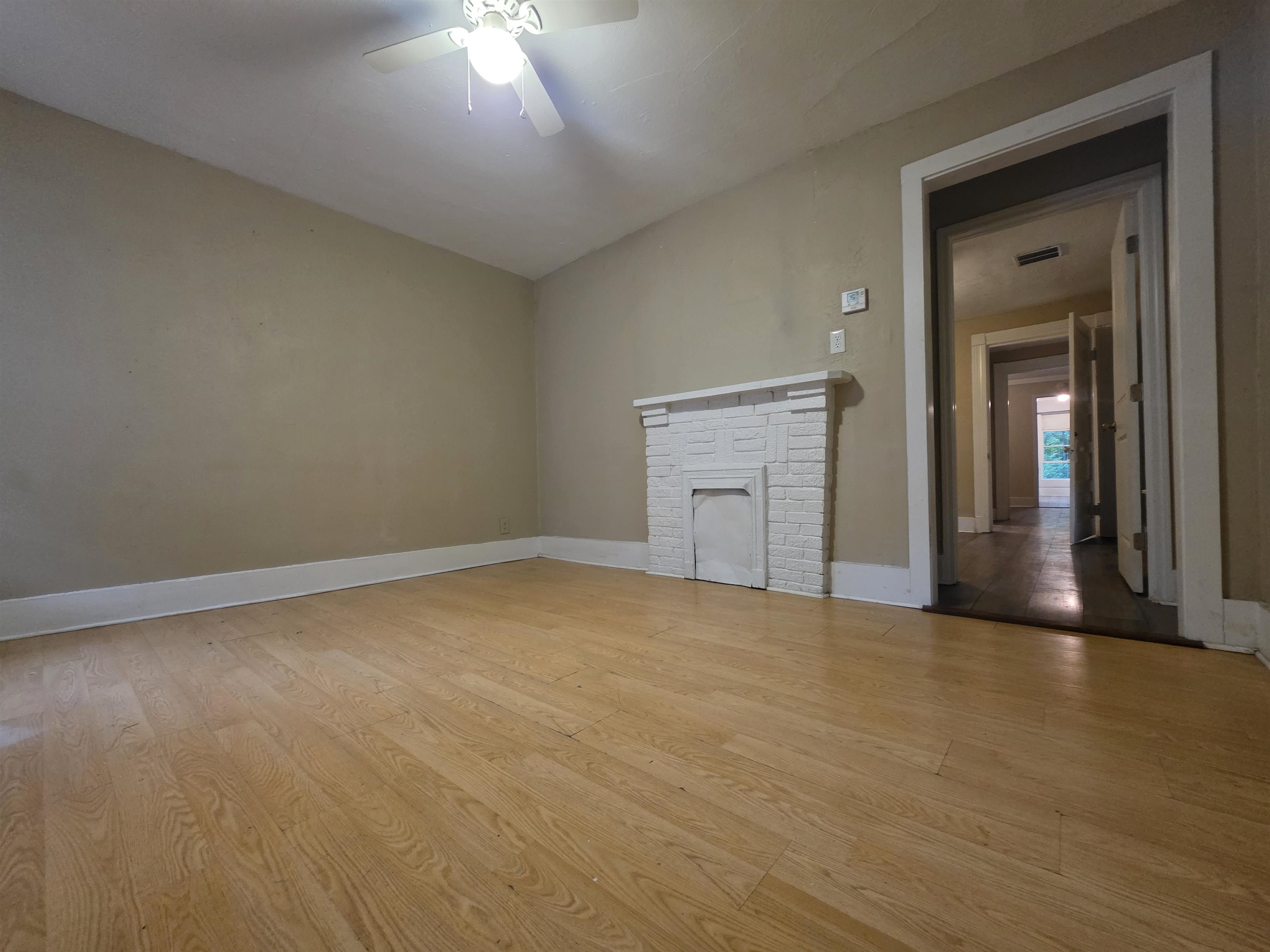 2483 Harvard Ave Property Photo 4