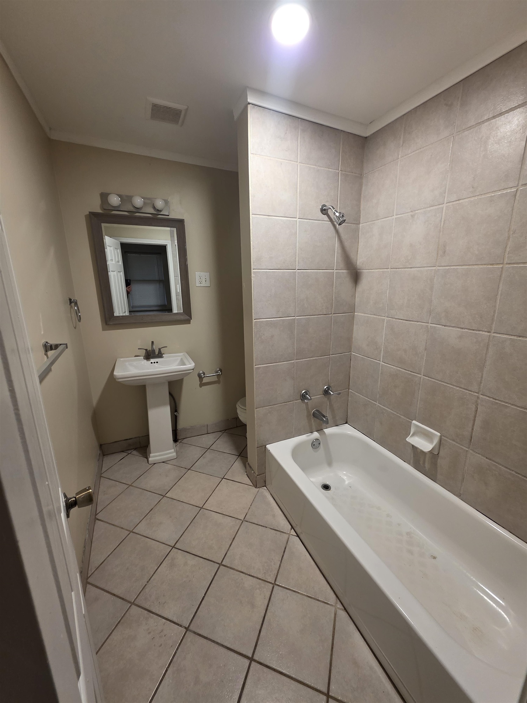 2483 Harvard Ave Property Photo 7
