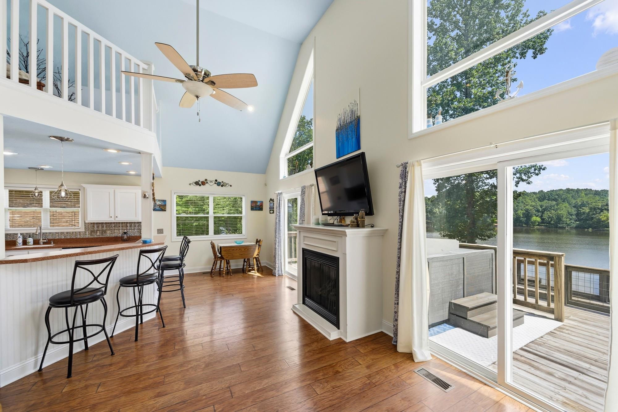 247 Featherfoot Parkway Loop Property Photo 8