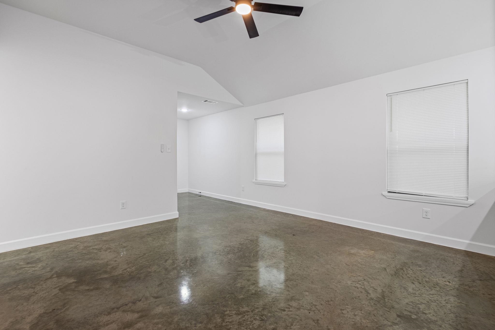 2247 Alameda Ave Property Photo 4