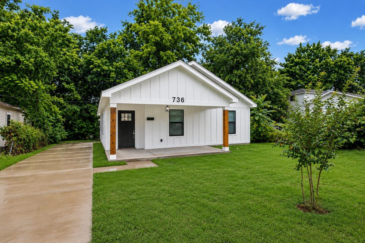 736 Lipford St Property Photo 1