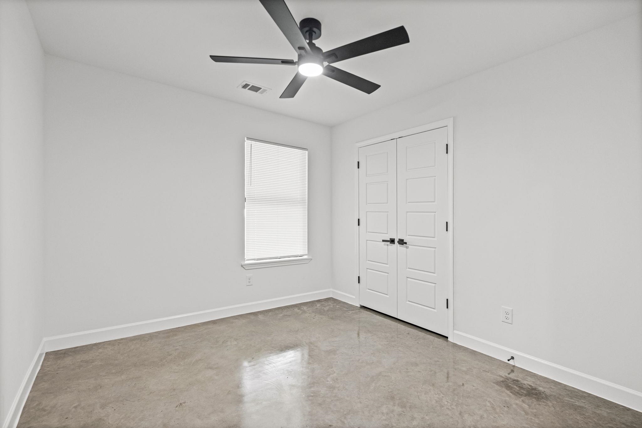 736 Lipford St Property Photo 9