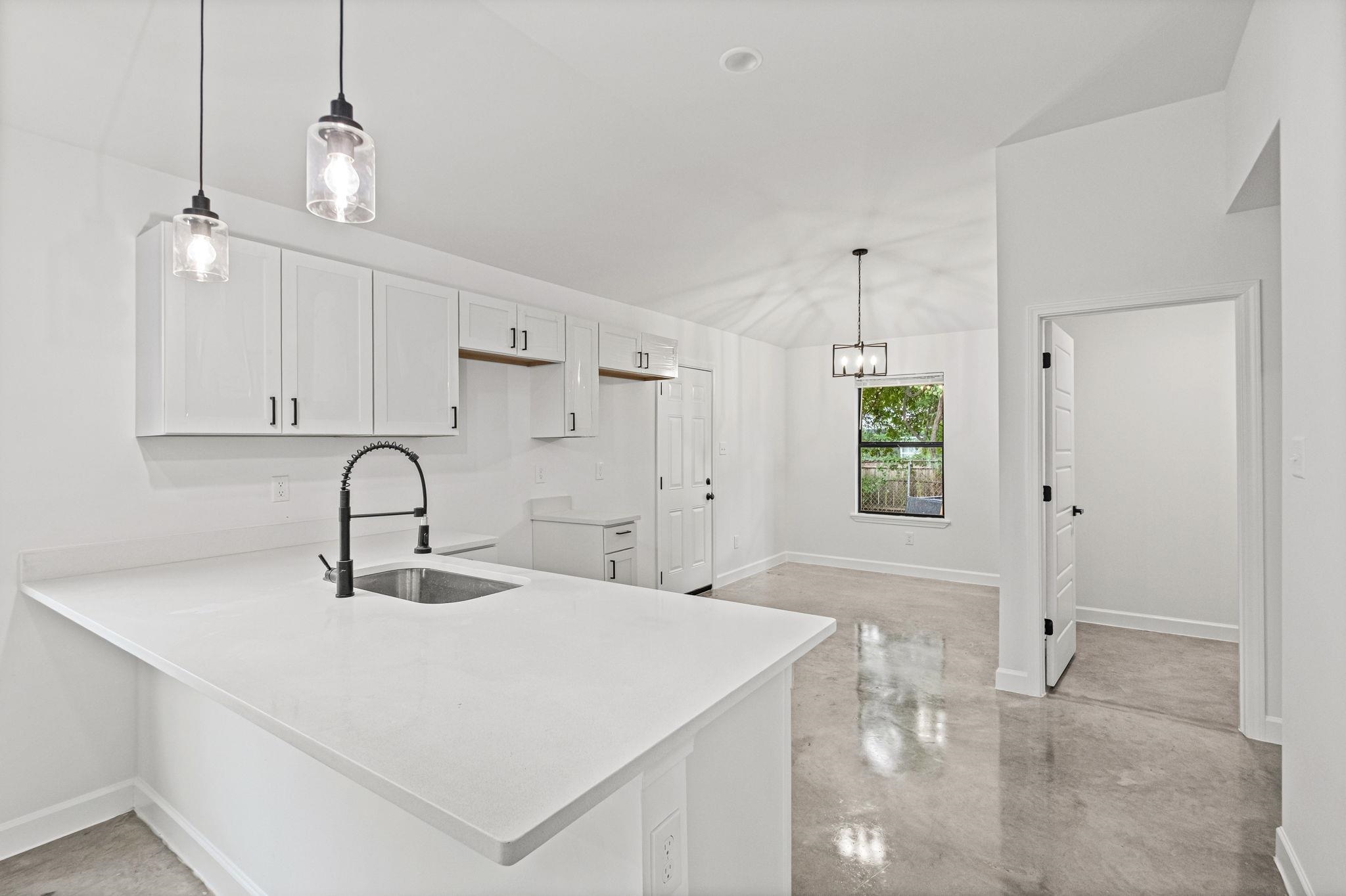 736 Lipford St Property Photo 14