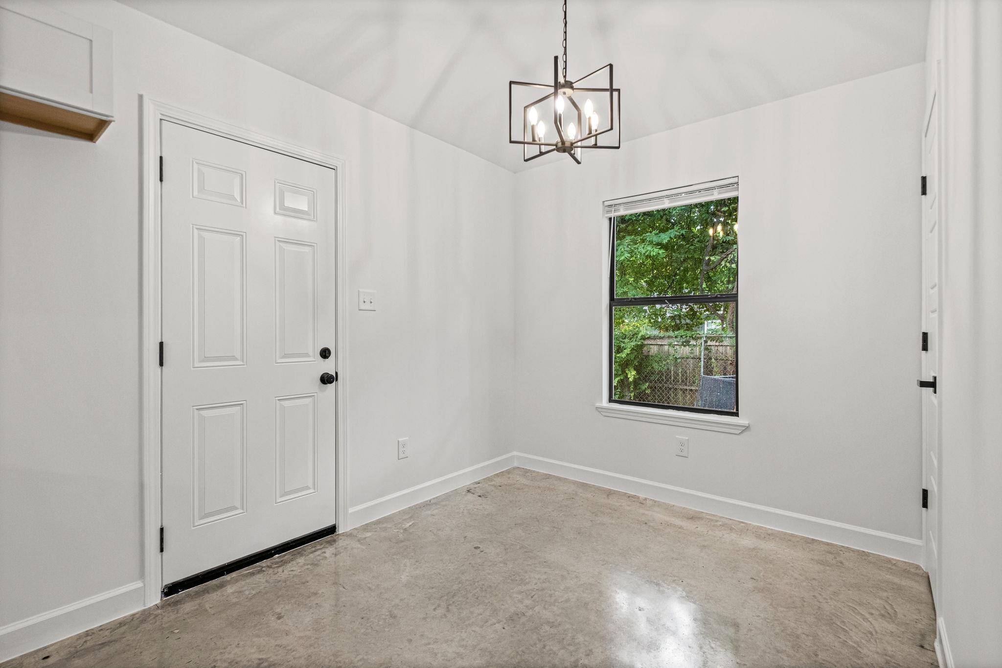 736 Lipford St Property Photo 18