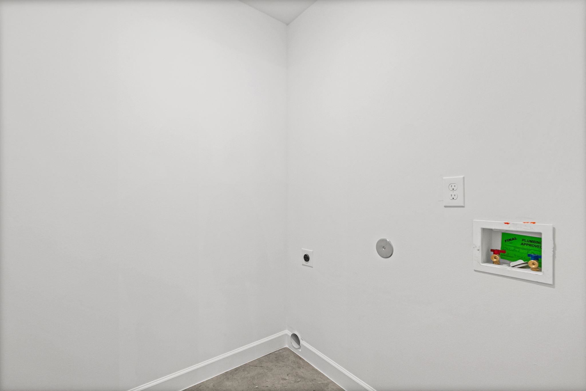 736 Lipford St Property Photo 19