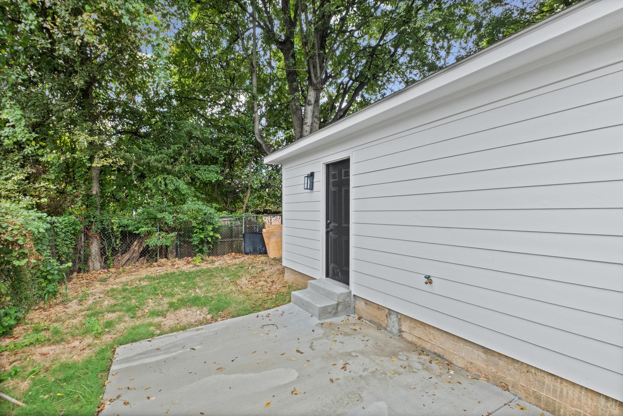 736 Lipford St Property Photo 24