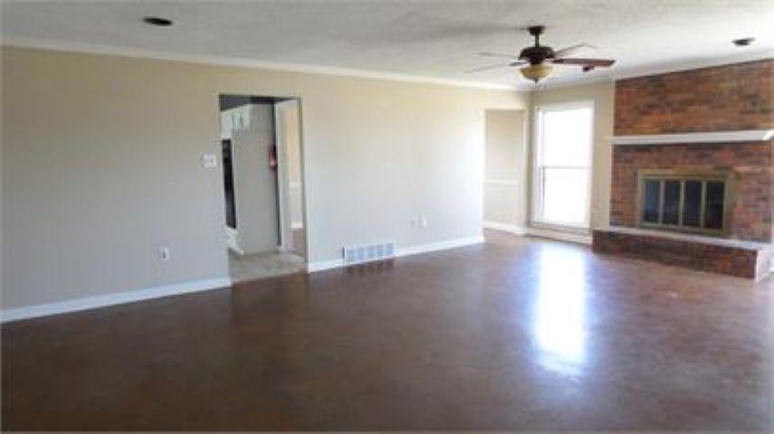 2868 N Hampton Court Rd Property Photo 3