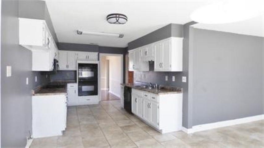 2868 N Hampton Court Rd Property Photo 4