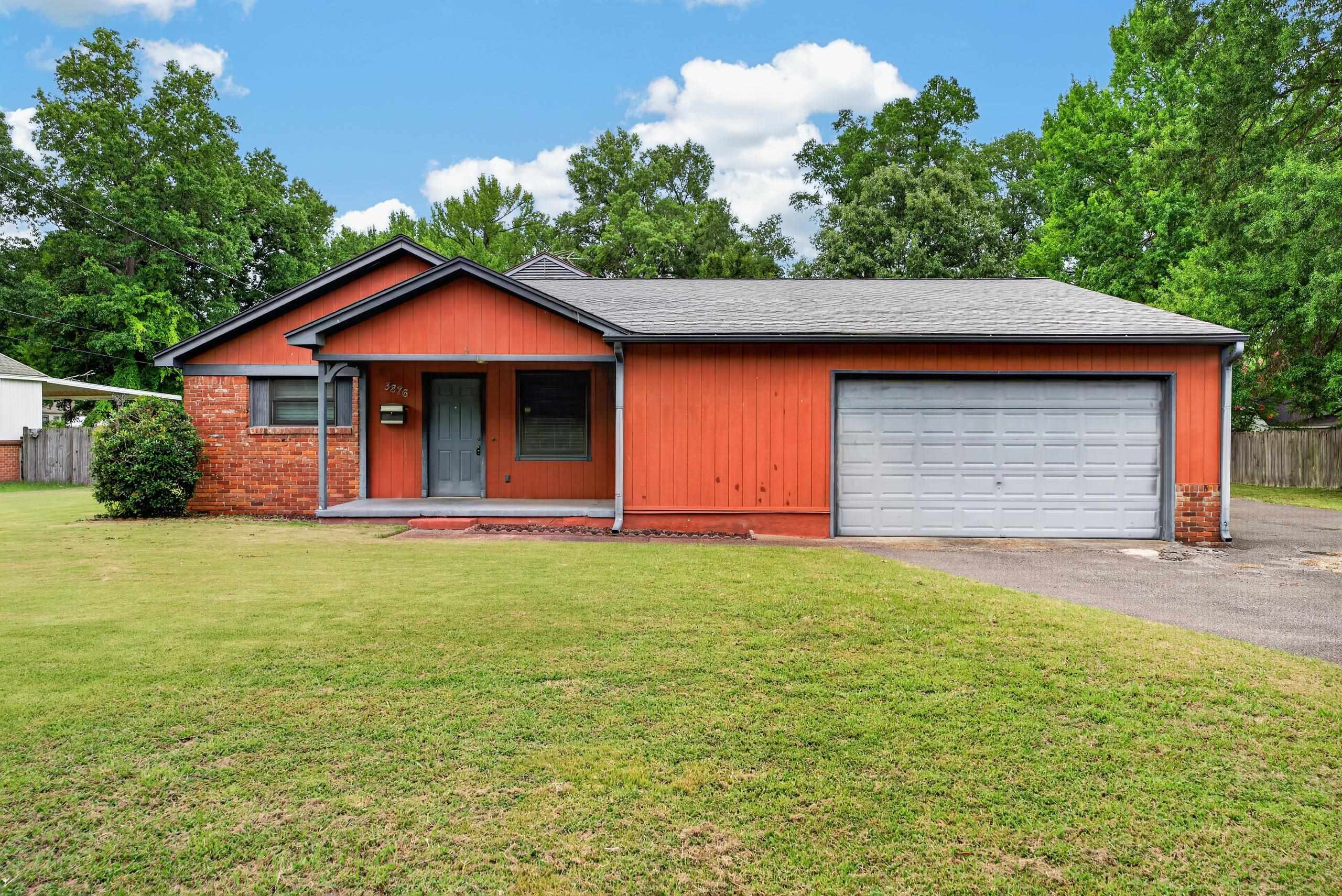 3876 BAYLISS AVE Property Photo 1