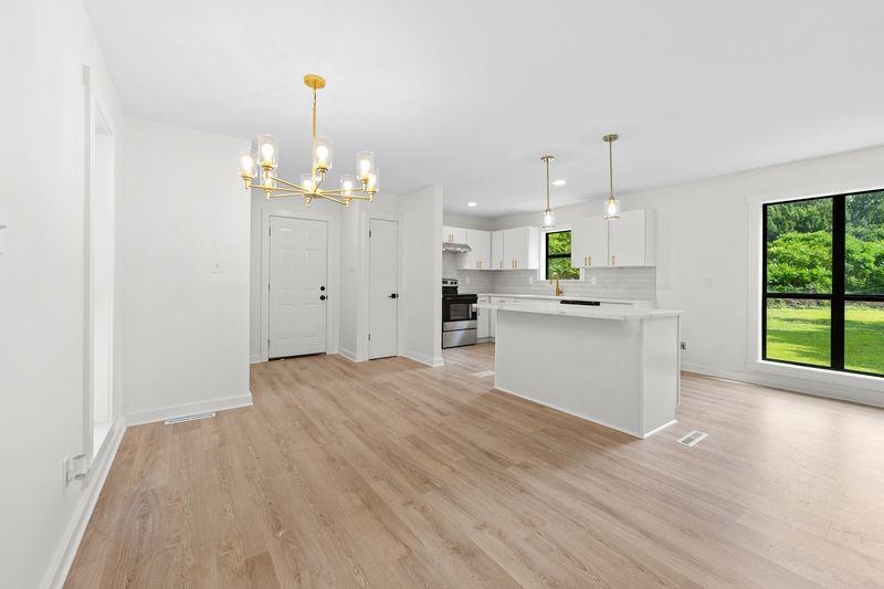 4076 Oak Road Rd Property Photo 13
