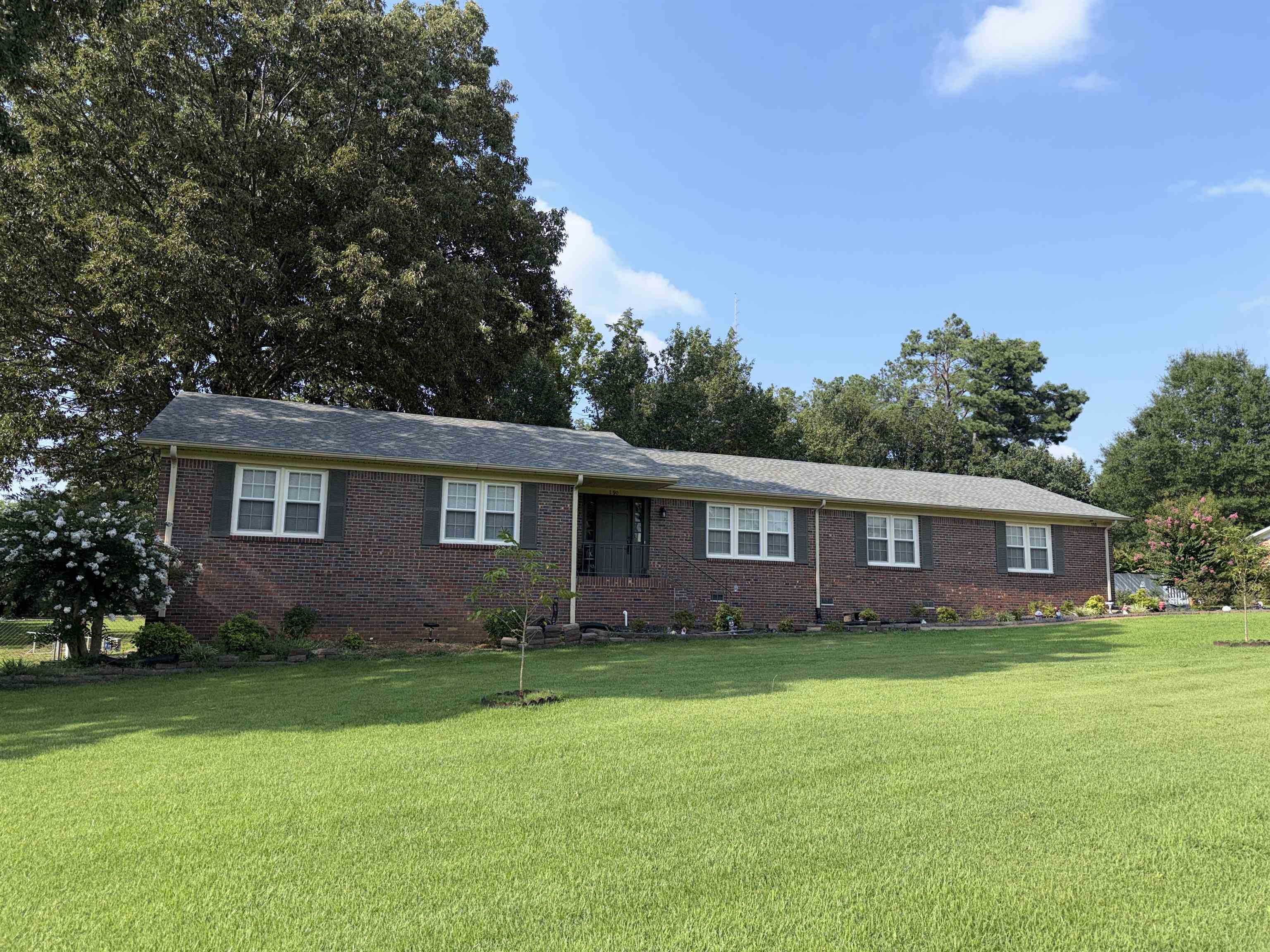 190 Poplar St Property Photo 2