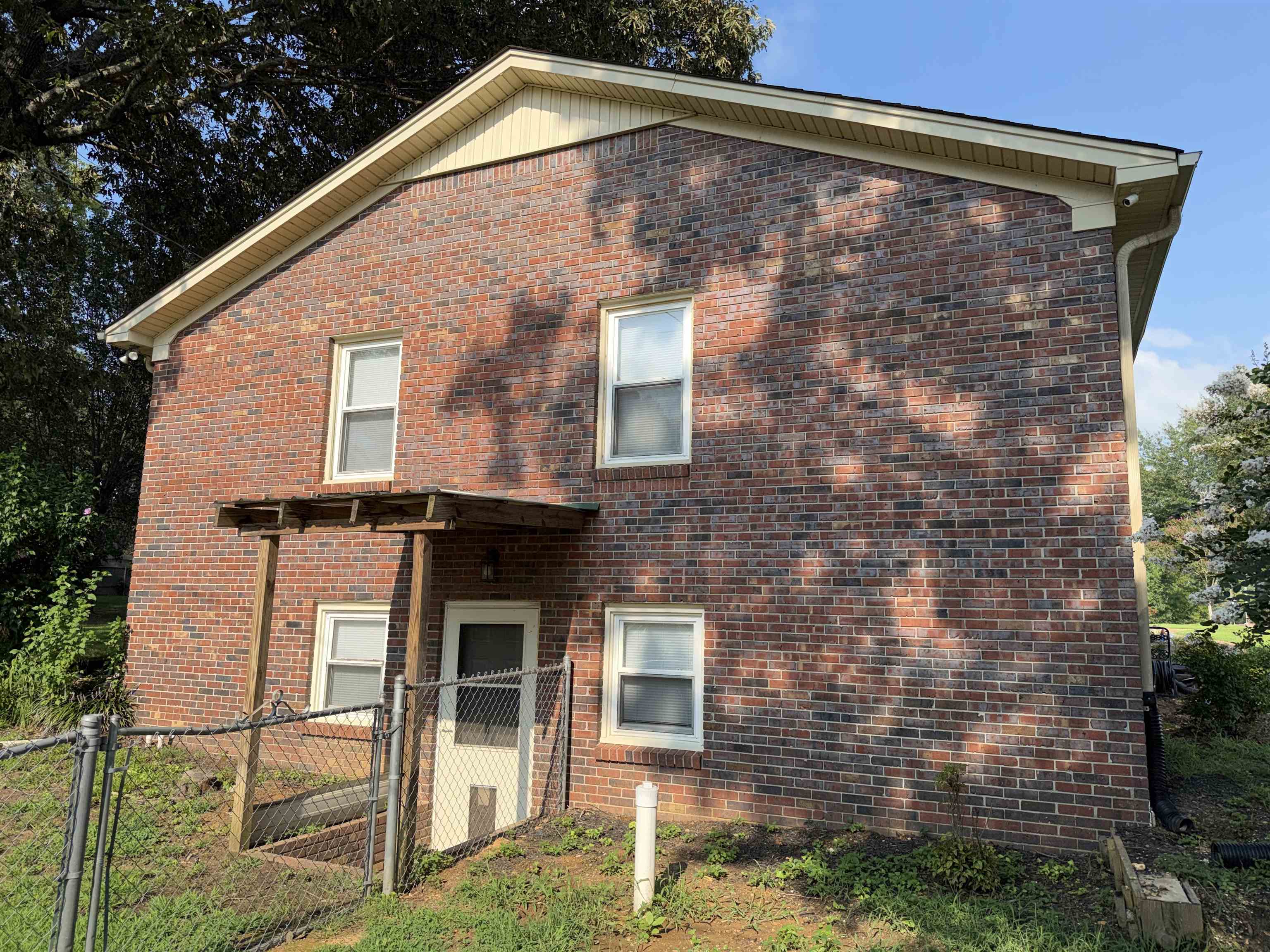 190 Poplar St Property Photo 28