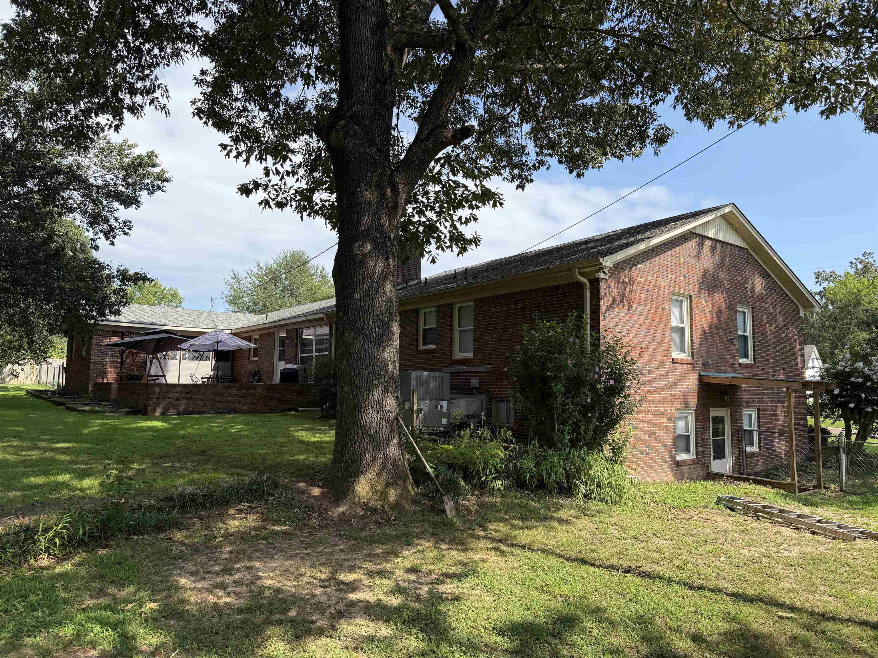 190 Poplar St Property Photo 32