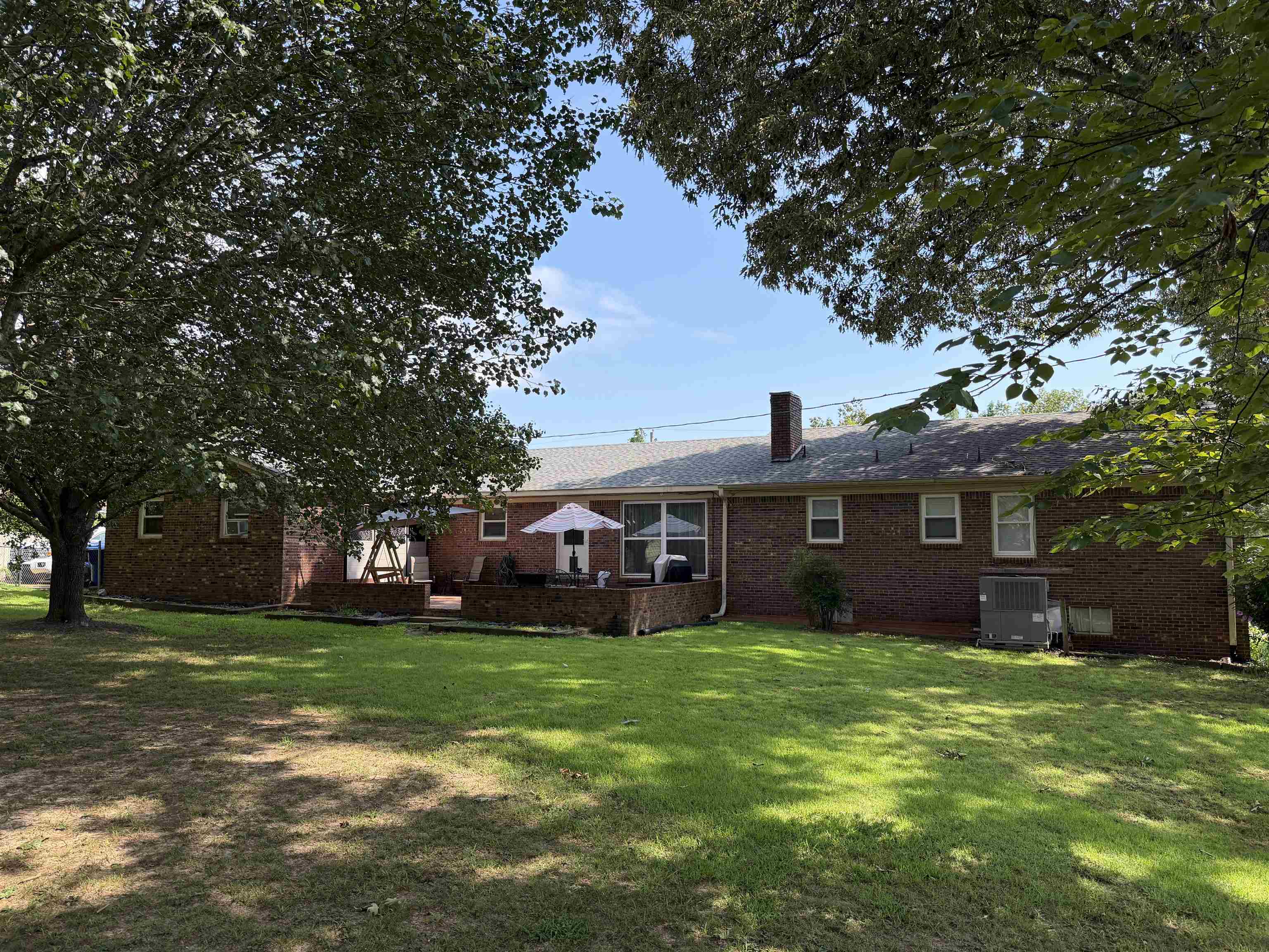 190 Poplar St Property Photo 33