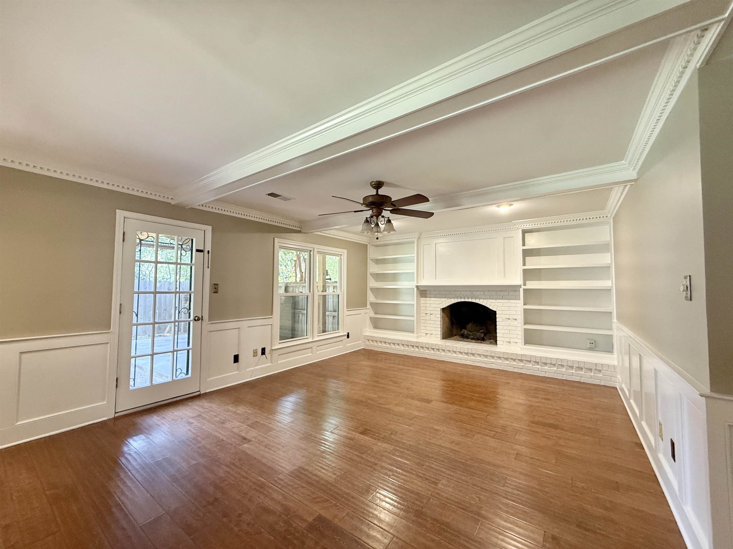 8152 Pine Crk W Property Photo 3