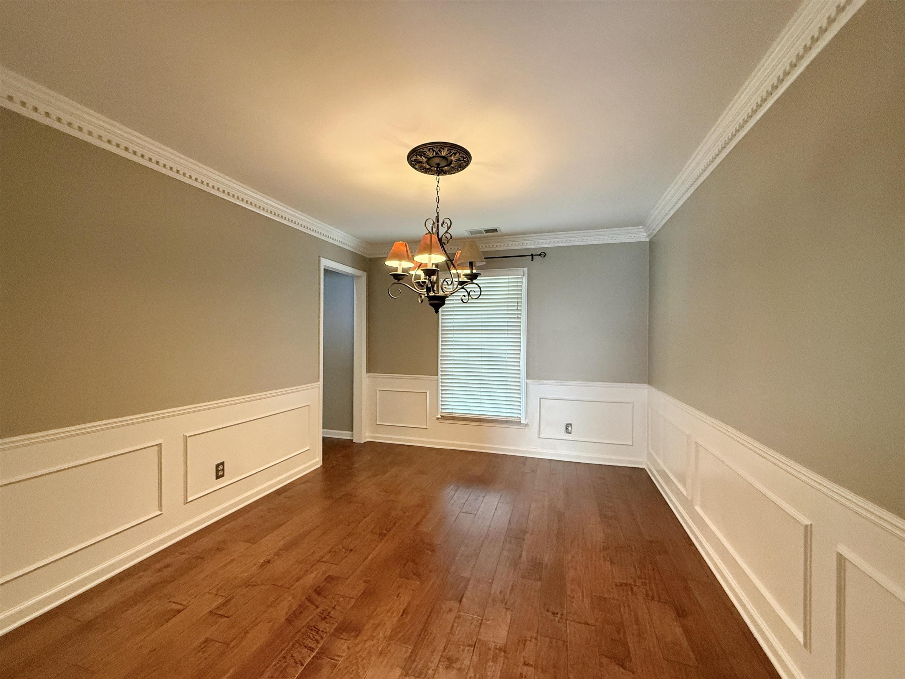 8152 Pine Crk W Property Photo 6